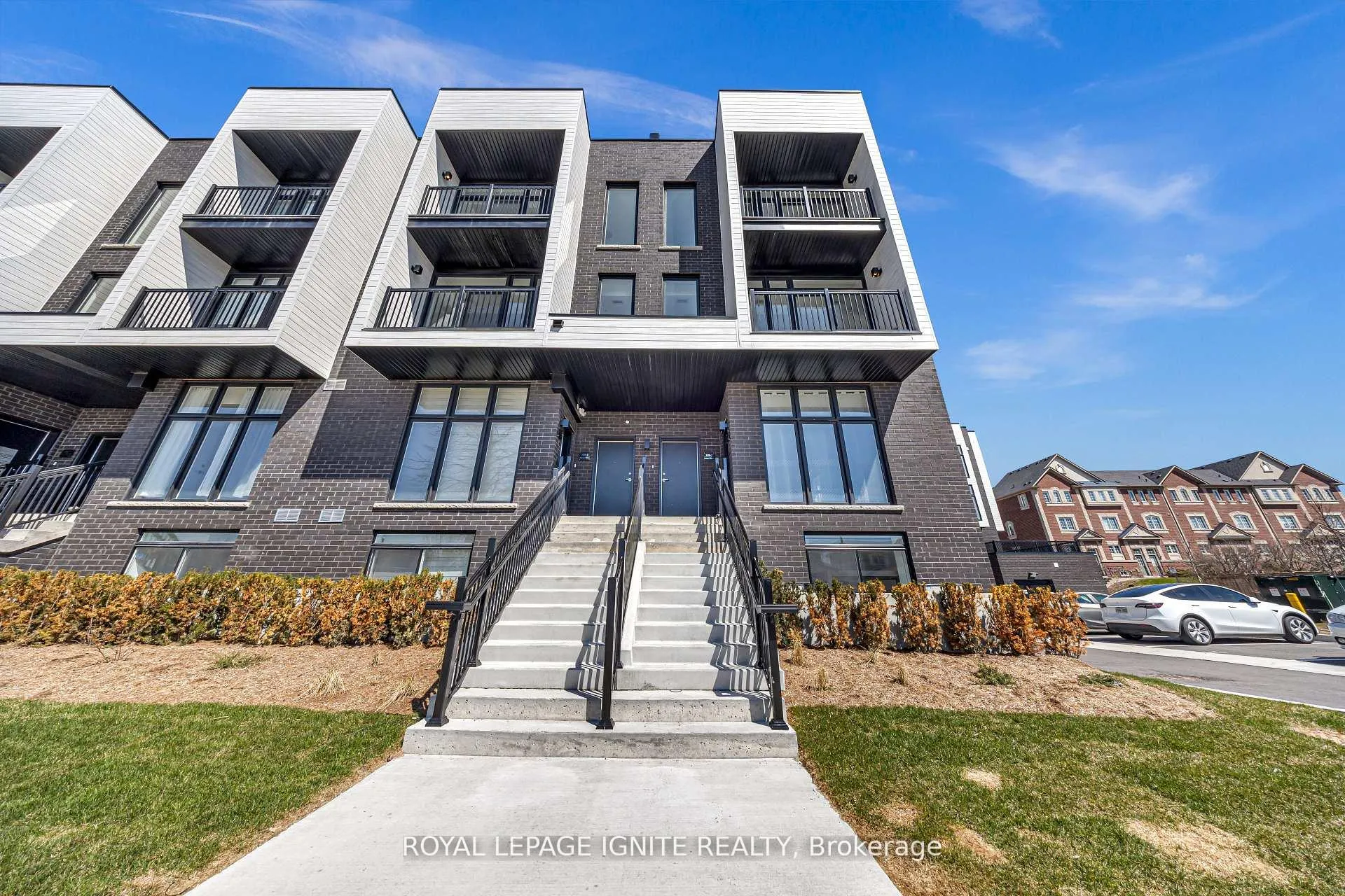 Photo 2 of Unit 2, 188 Angus Drive, Ajax, Central — HOMEH
