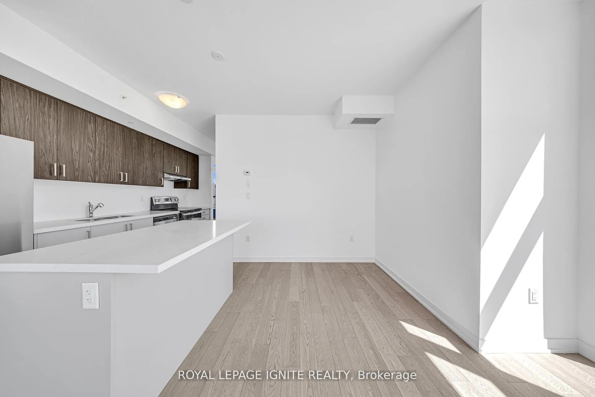 Photo 11 of Unit 2, 188 Angus Drive, Ajax, Central — HOMEH
