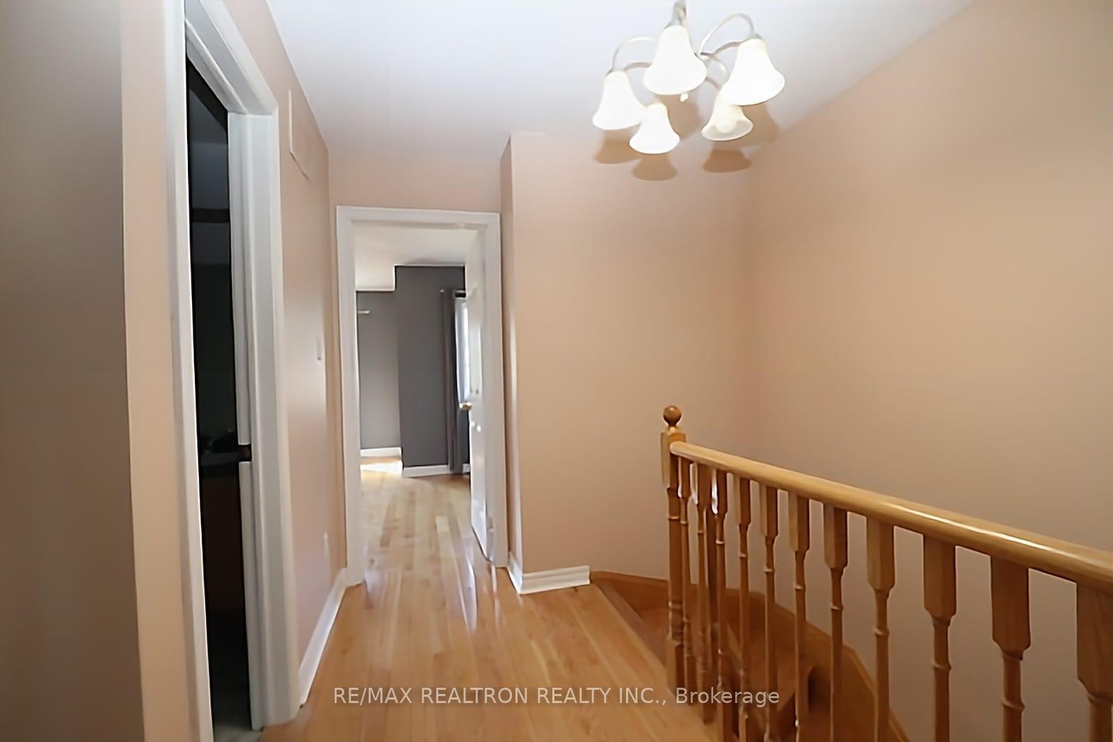 Photo 10 of 41 Lancaster Court, Georgina, Keswick South — HOMEH