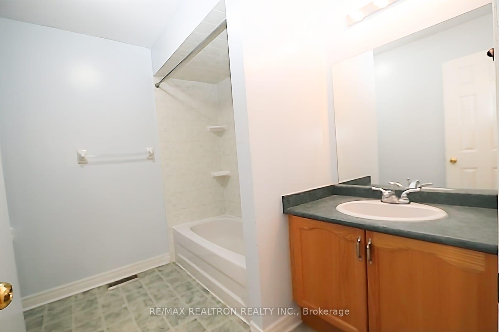 Photo 14 of 41 Lancaster Court, Georgina, Keswick South — HOMEH