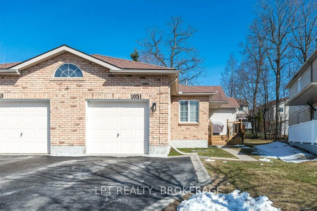 Front of 1051 Waterbury Crescent