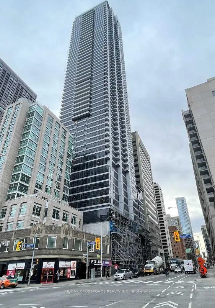 Front of Unit 3706, 395 Bloor Street E