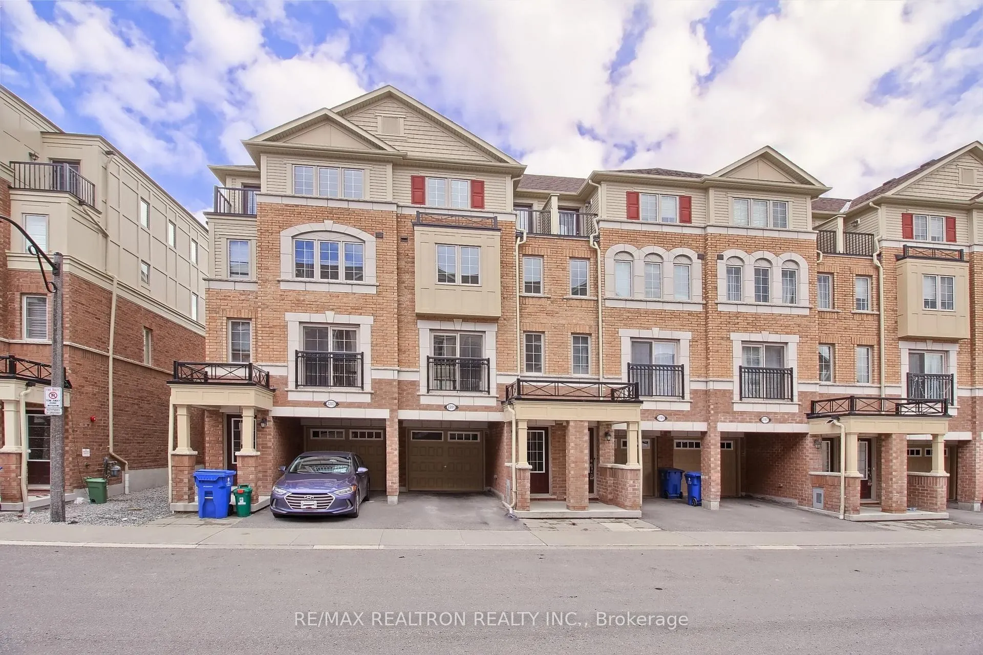 Photo 2 of Unit 424, 2201 Chevron Prince Path, Oshawa, Windfields — HOMEH