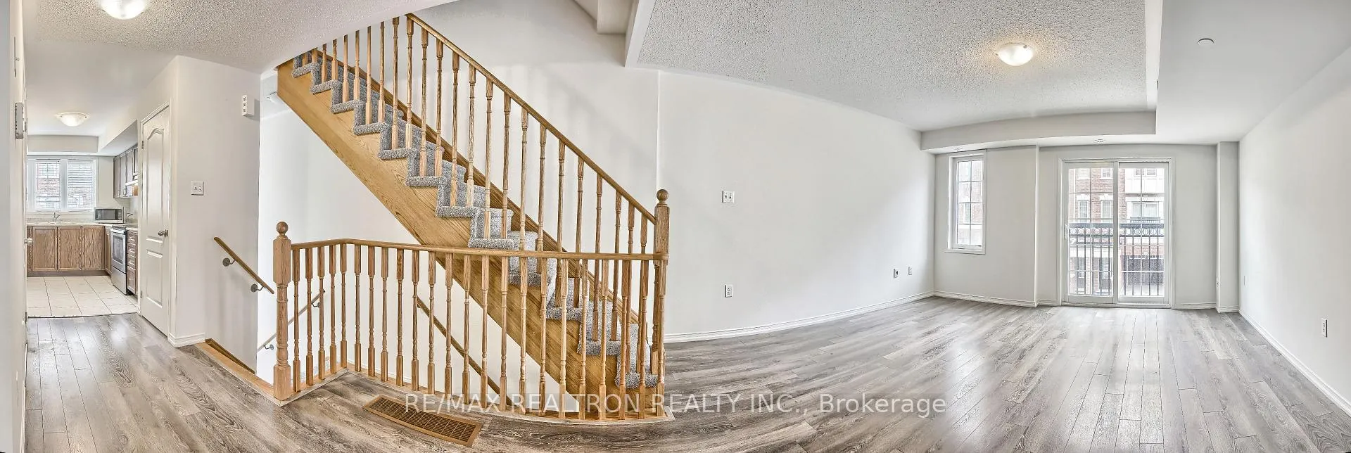 Photo 17 of Unit 424, 2201 Chevron Prince Path, Oshawa, Windfields — HOMEH