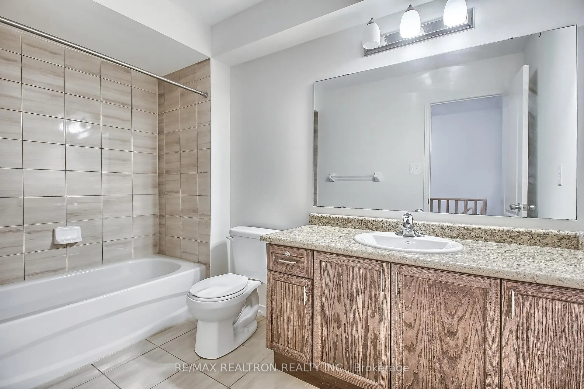 Photo 30 of Unit 424, 2201 Chevron Prince Path, Oshawa, Windfields — HOMEH