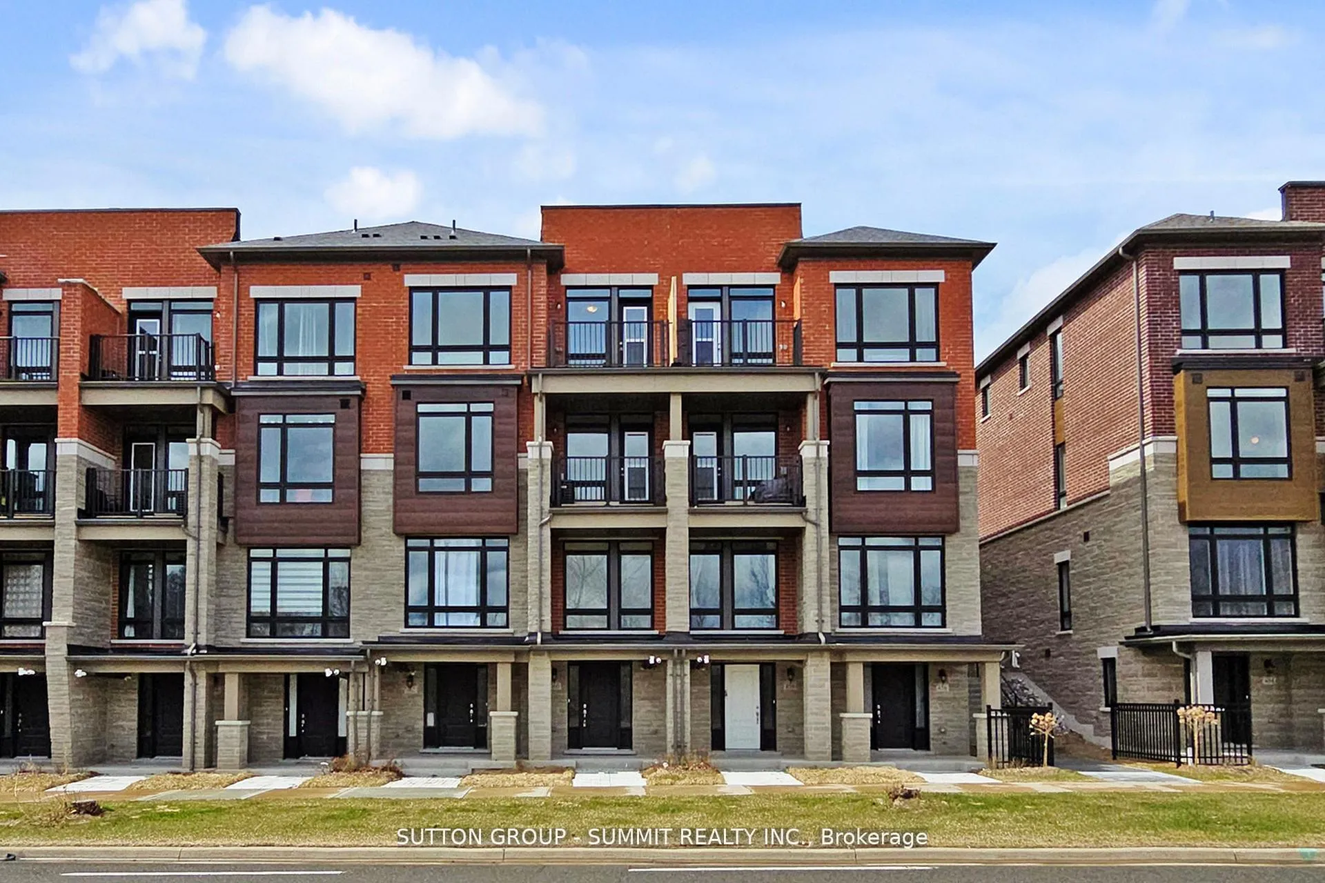 Photo 1 of 460 Salem Road S, Ajax, South East — HOMEH