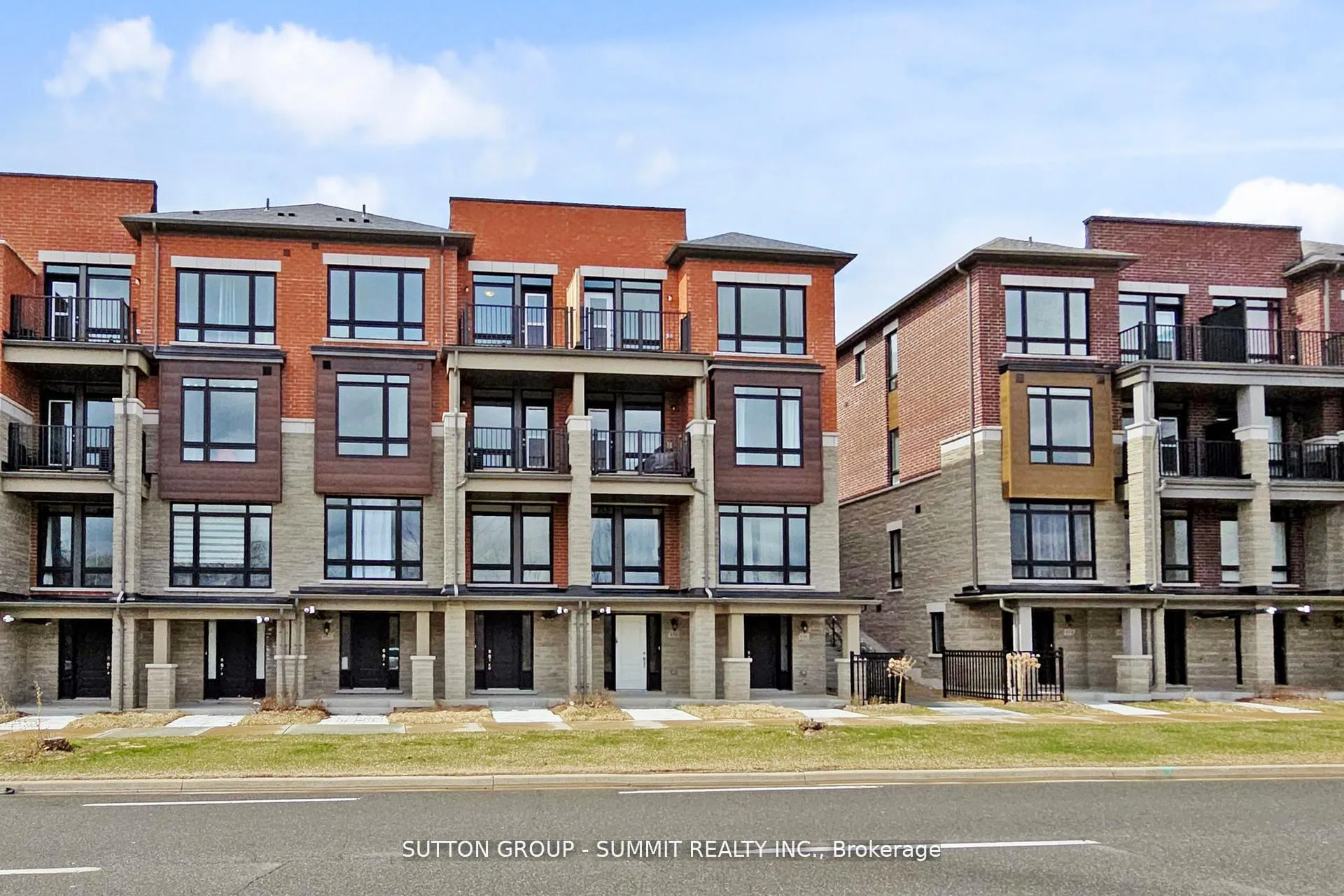 Photo 2 of 460 Salem Road S, Ajax, South East — HOMEH