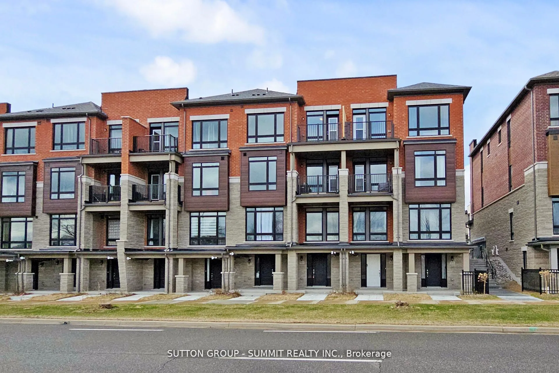 Photo 3 of 460 Salem Road S, Ajax, South East — HOMEH