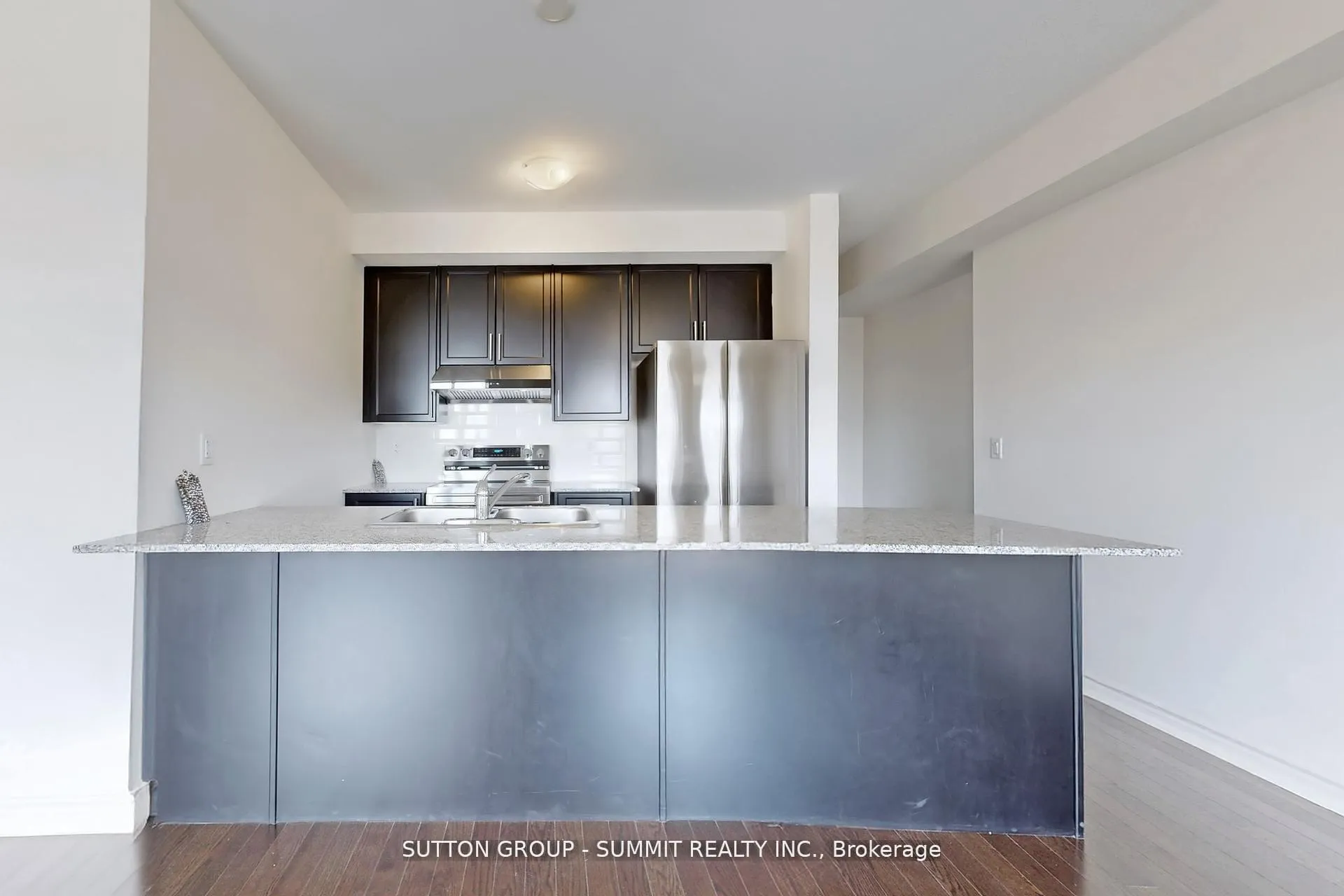 Photo 12 of 460 Salem Road S, Ajax, South East — HOMEH