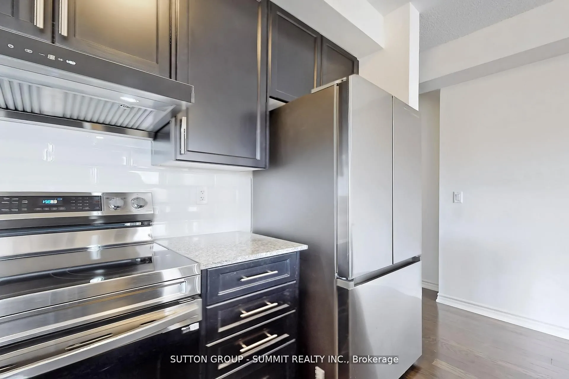 Photo 18 of 460 Salem Road S, Ajax, South East — HOMEH