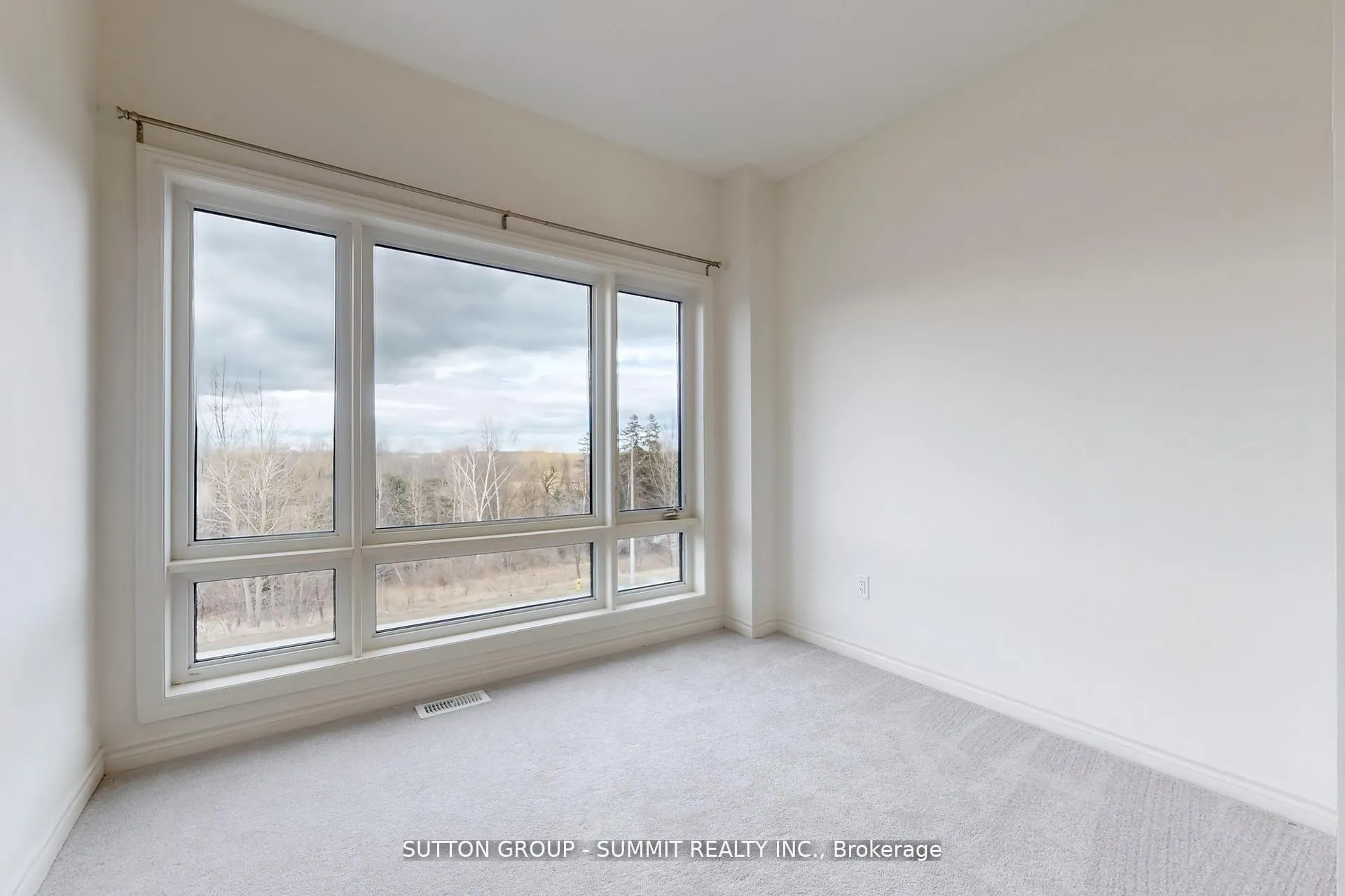 Photo 32 of 460 Salem Road S, Ajax, South East — HOMEH