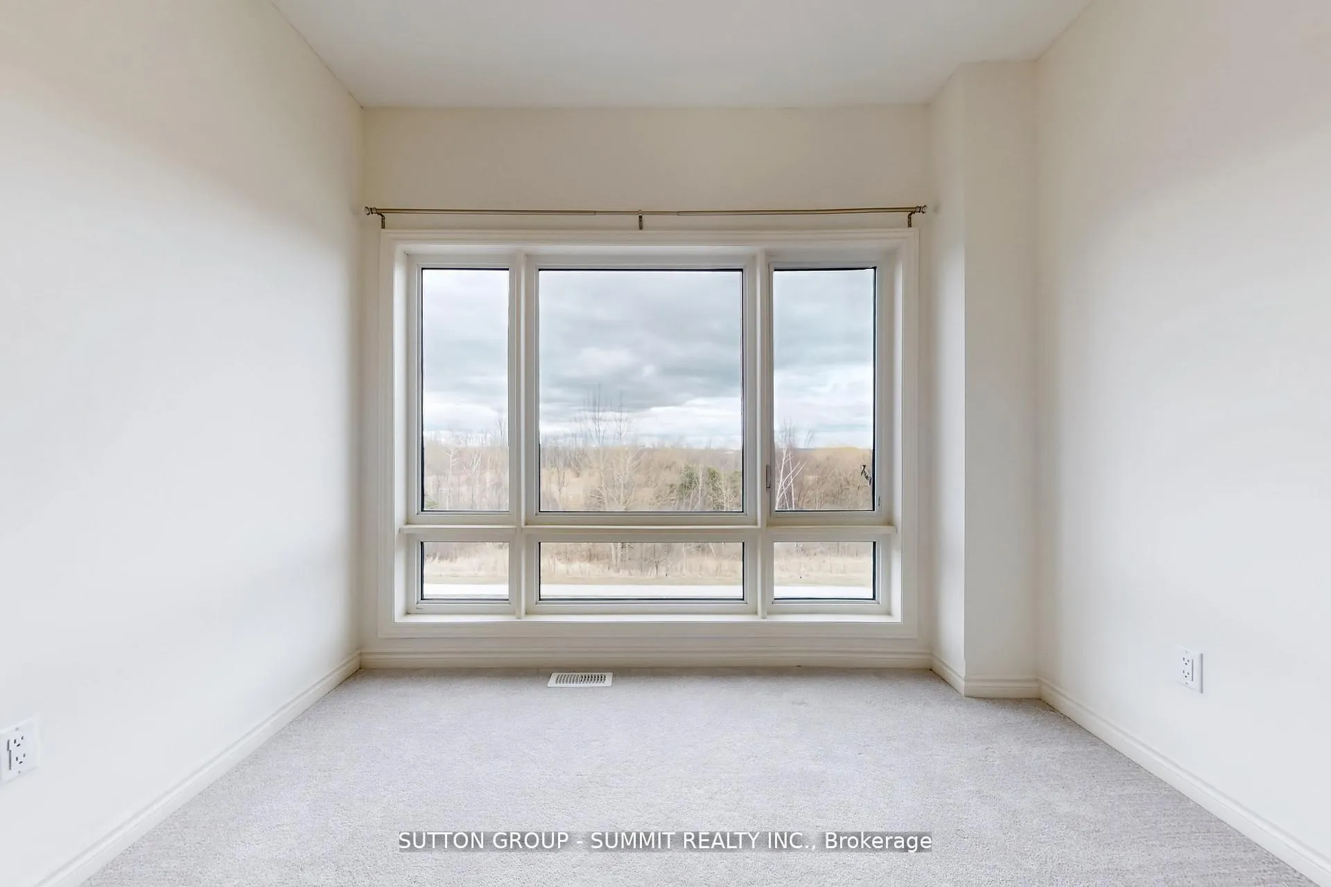 Photo 33 of 460 Salem Road S, Ajax, South East — HOMEH