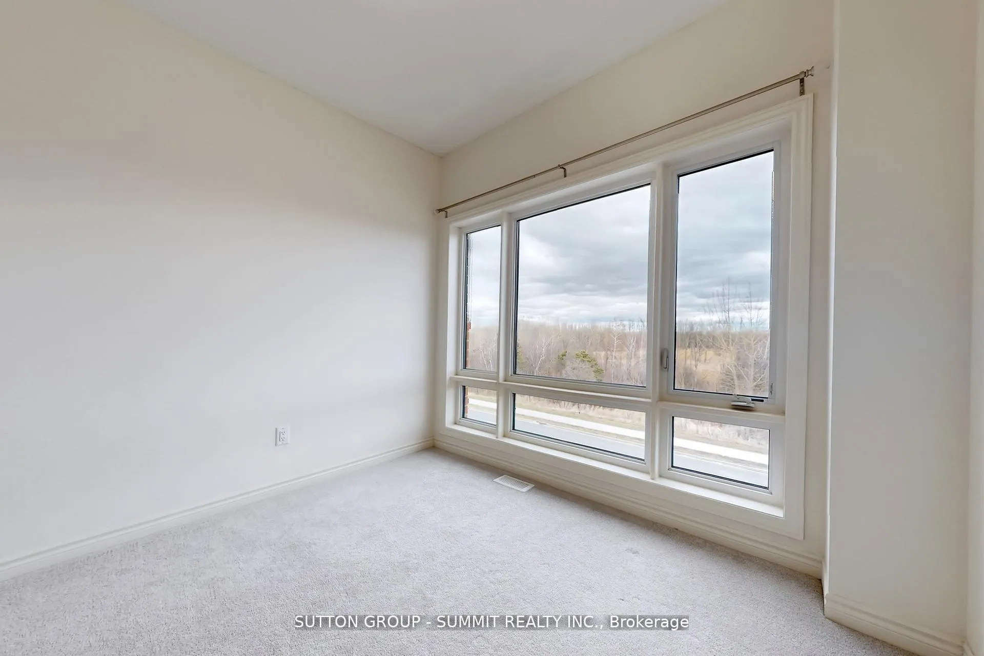 Photo 34 of 460 Salem Road S, Ajax, South East — HOMEH