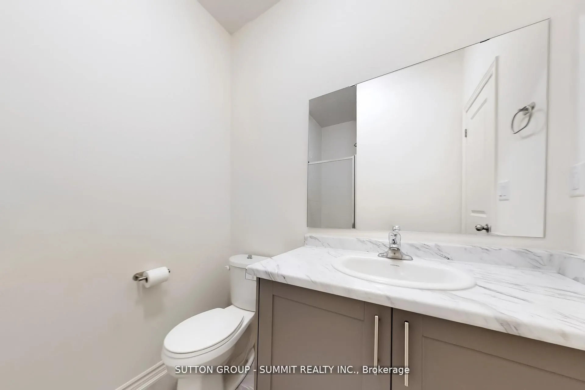 Photo 36 of 460 Salem Road S, Ajax, South East — HOMEH