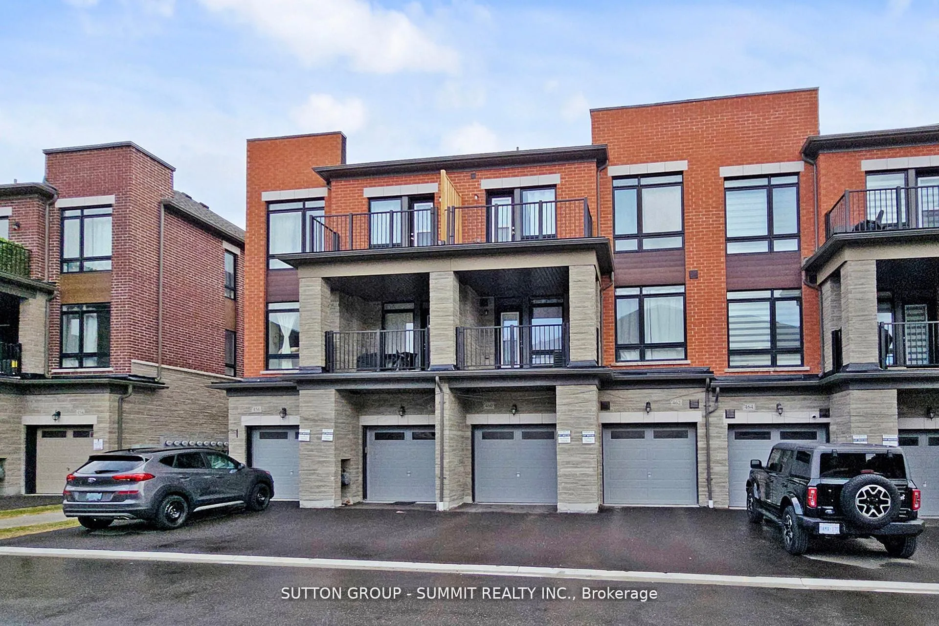 Photo 44 of 460 Salem Road S, Ajax, South East — HOMEH