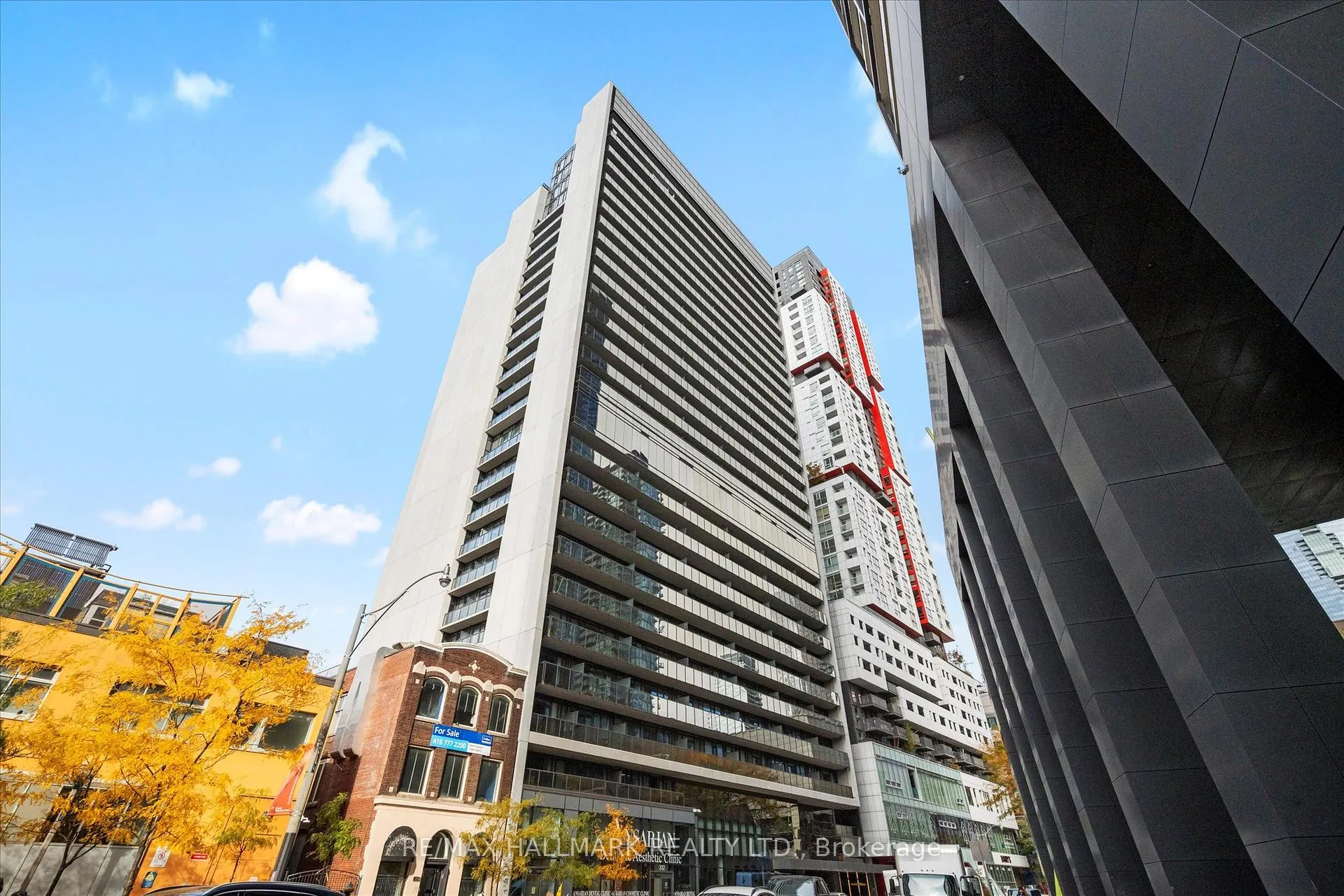 Front of Unit 2207, 330 Richmond Street W