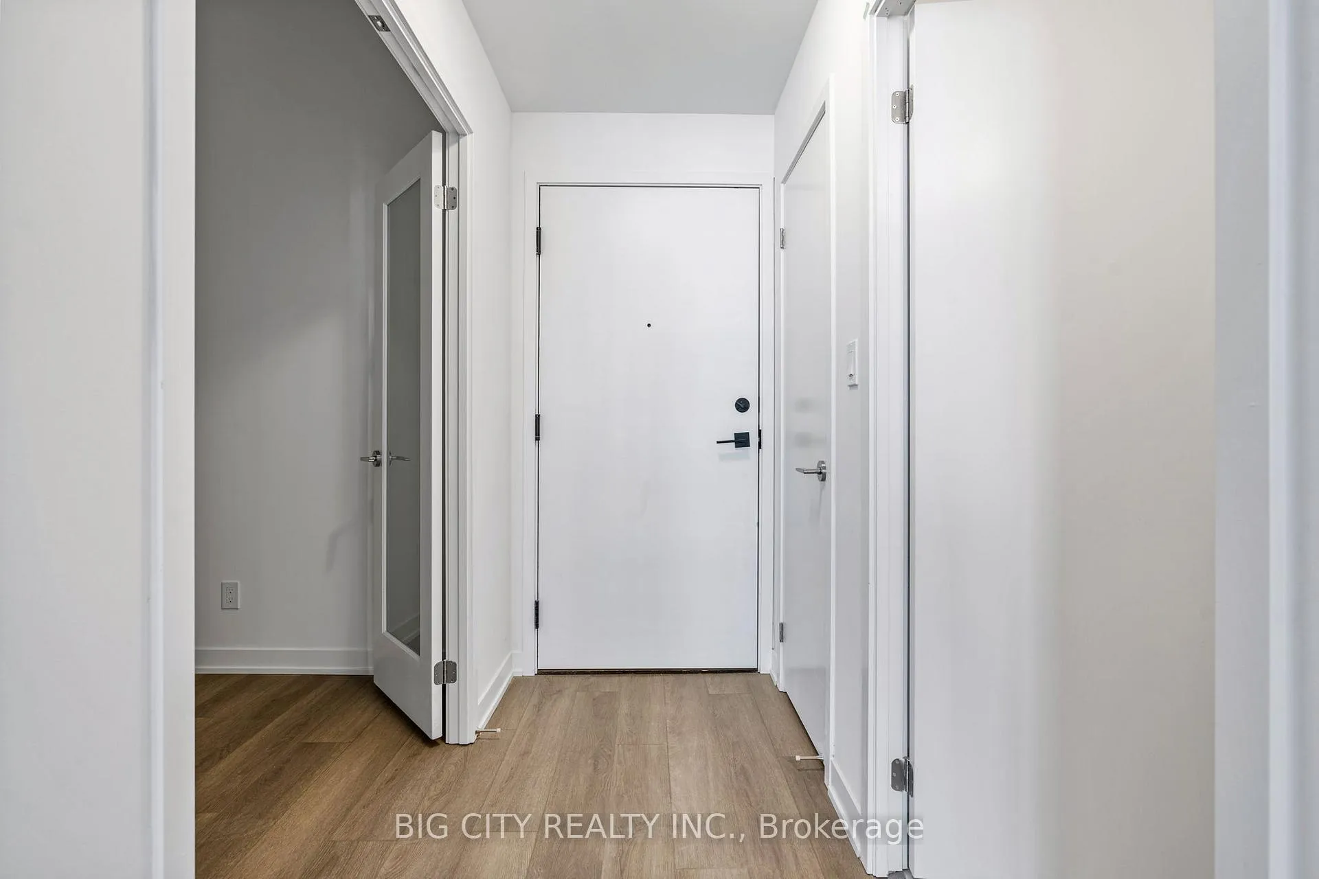 Photo 2 of Unit 1802A, 8119 Birchmount Road, Markham, Unionville — HOMEH