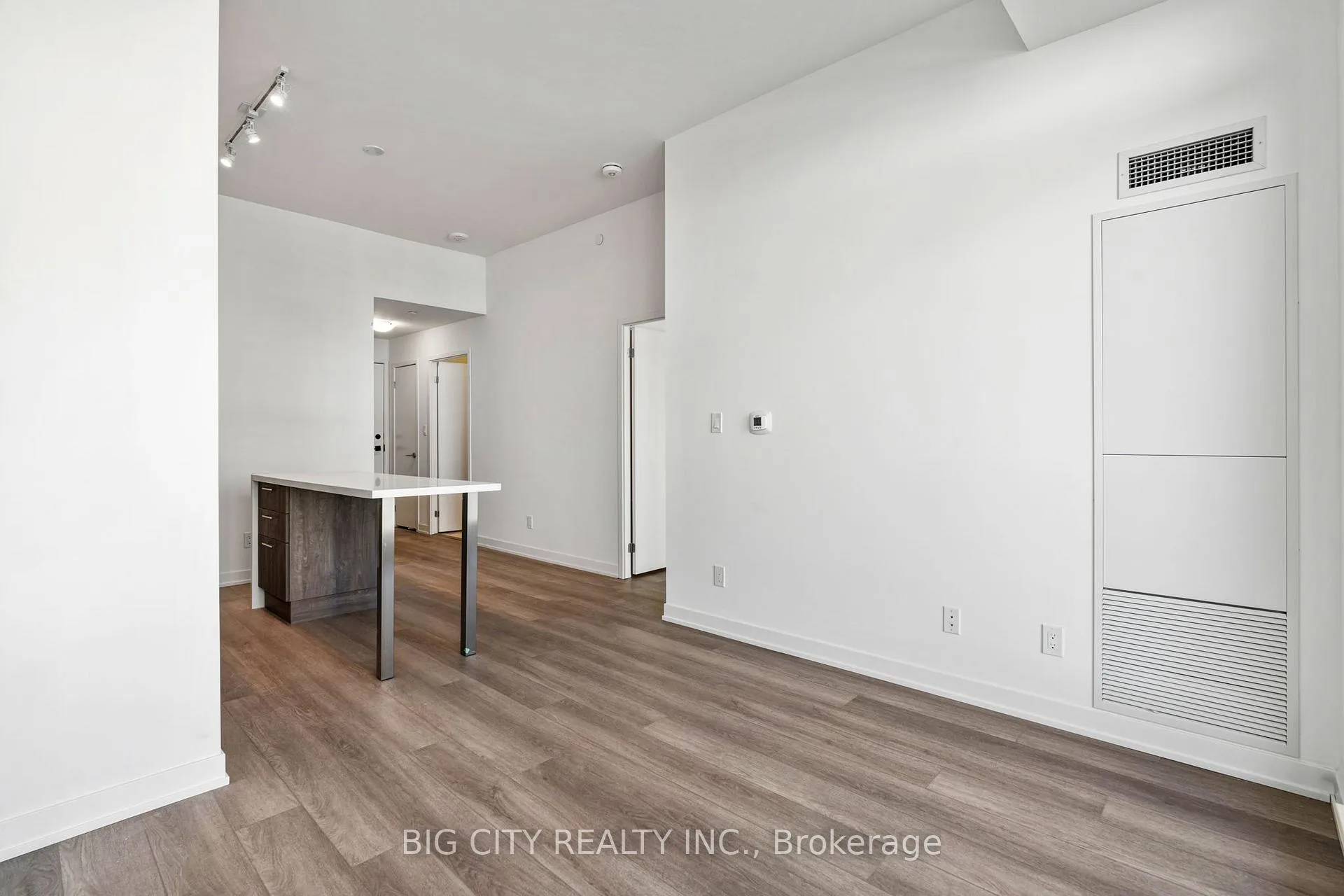 Photo 9 of Unit 1802A, 8119 Birchmount Road, Markham, Unionville — HOMEH