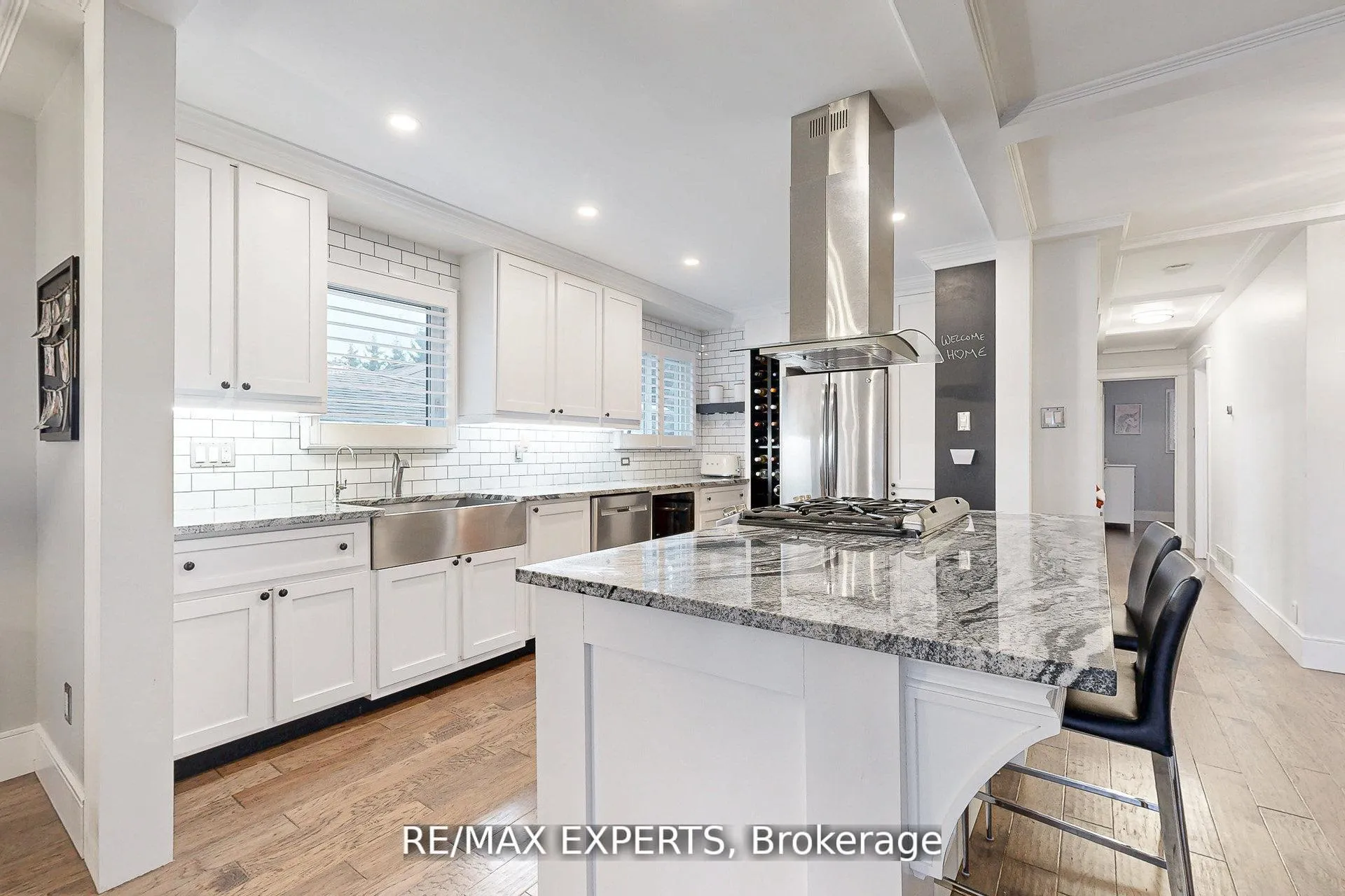 Photo 9 of 4323 Forsyth Boulevard, Burlington, Shoreacres — HOMEH