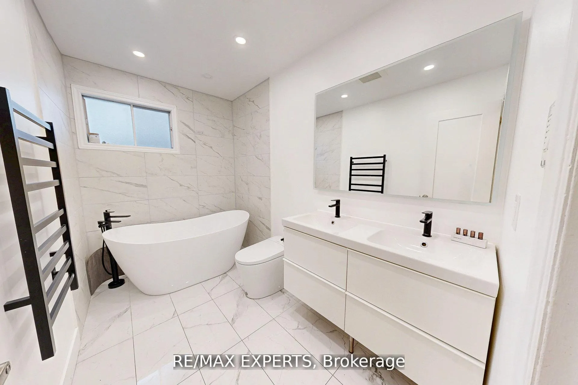 Photo 10 of 4323 Forsyth Boulevard, Burlington, Shoreacres — HOMEH