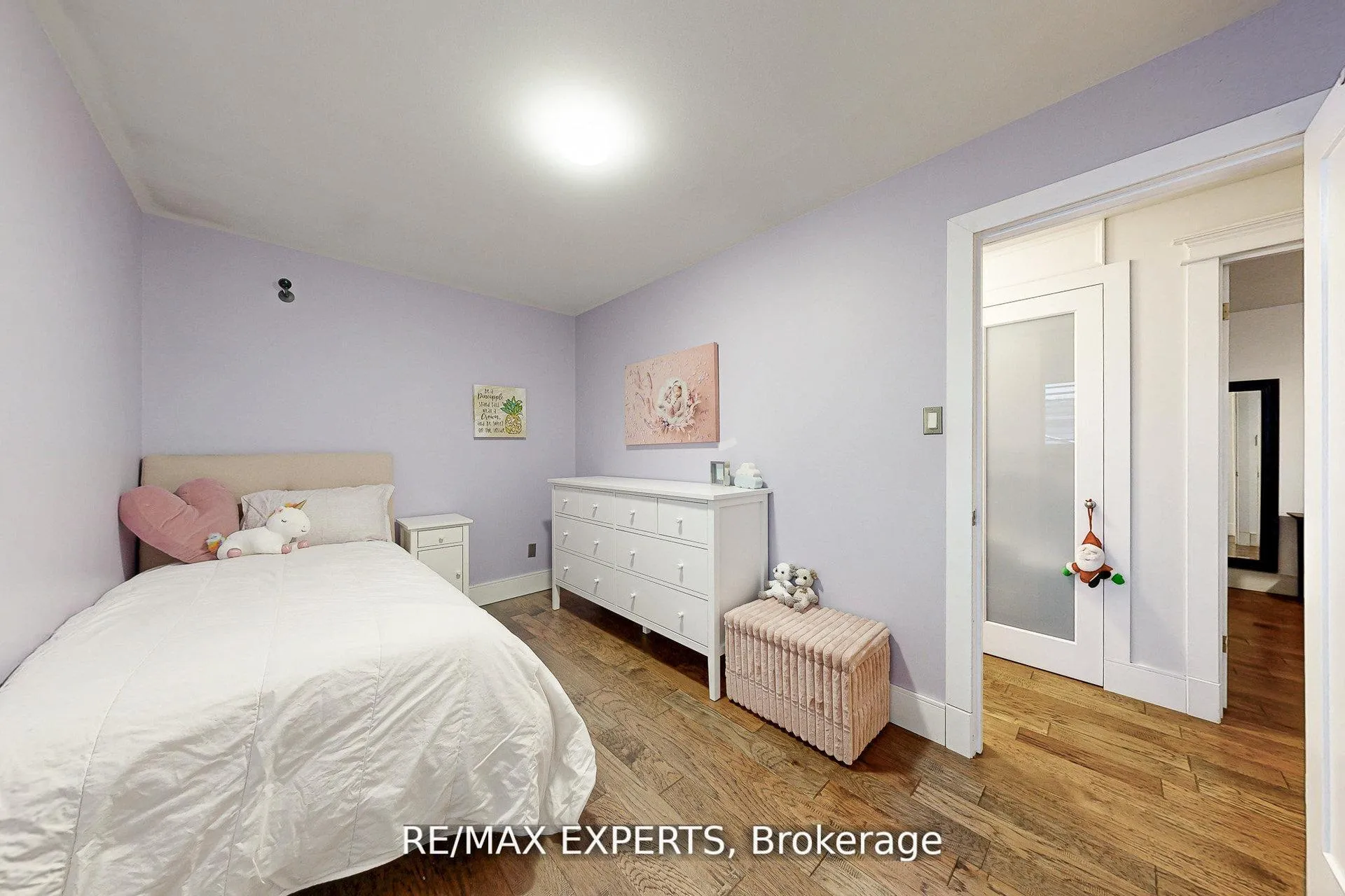 Photo 12 of 4323 Forsyth Boulevard, Burlington, Shoreacres — HOMEH