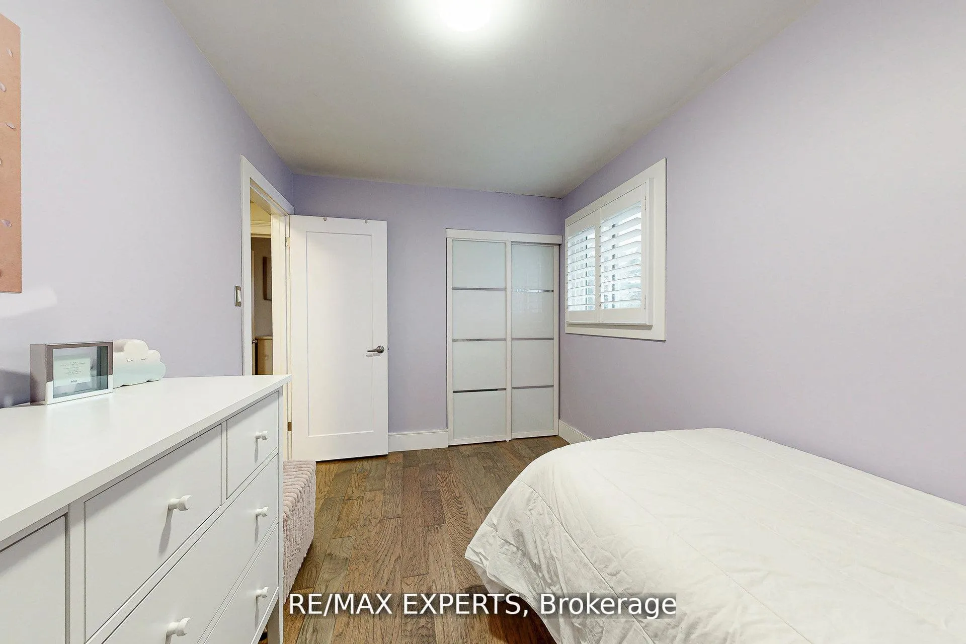 Photo 13 of 4323 Forsyth Boulevard, Burlington, Shoreacres — HOMEH
