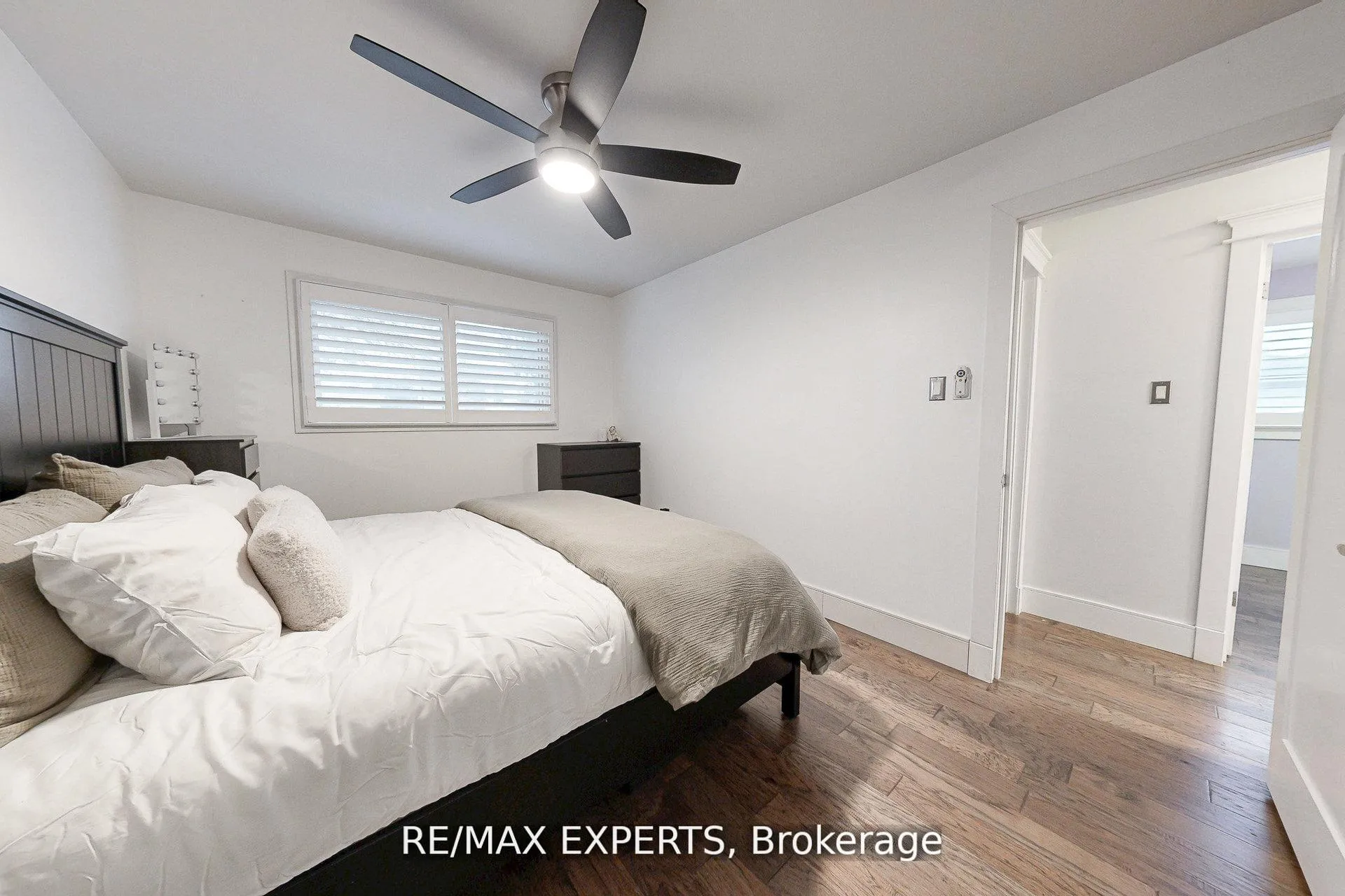 Photo 14 of 4323 Forsyth Boulevard, Burlington, Shoreacres — HOMEH