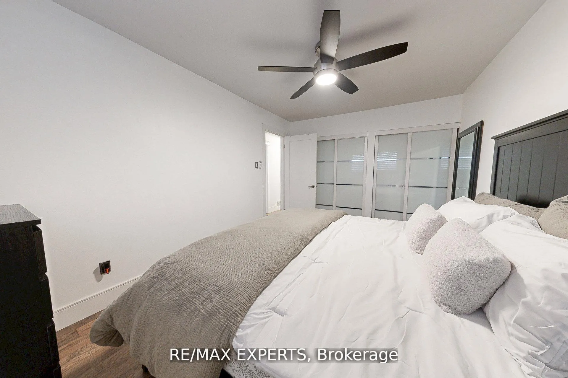 Photo 15 of 4323 Forsyth Boulevard, Burlington, Shoreacres — HOMEH