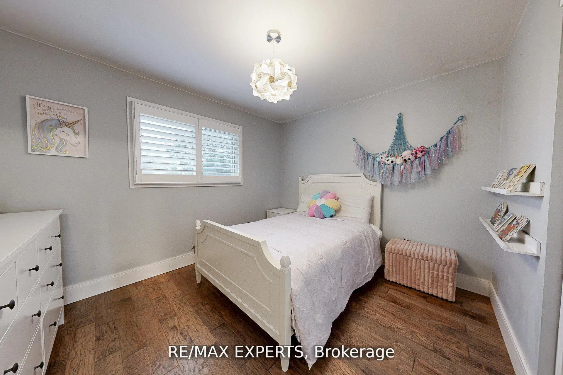 Photo 16 of 4323 Forsyth Boulevard, Burlington, Shoreacres — HOMEH