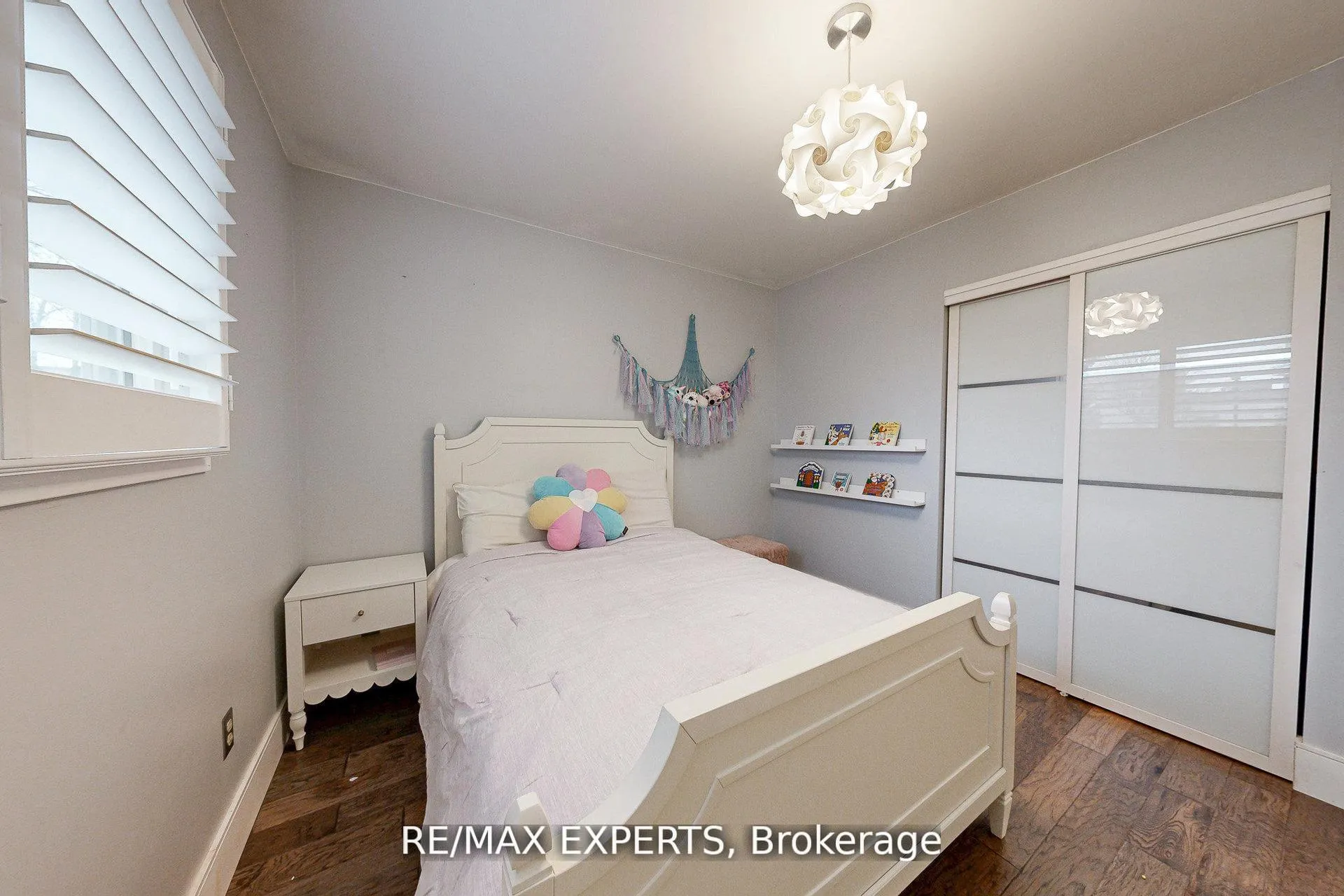Photo 18 of 4323 Forsyth Boulevard, Burlington, Shoreacres — HOMEH