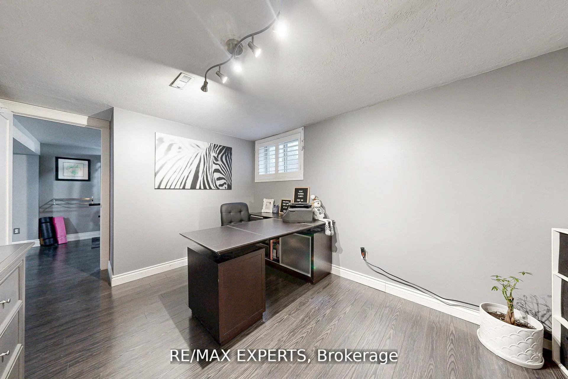 Photo 20 of 4323 Forsyth Boulevard, Burlington, Shoreacres — HOMEH