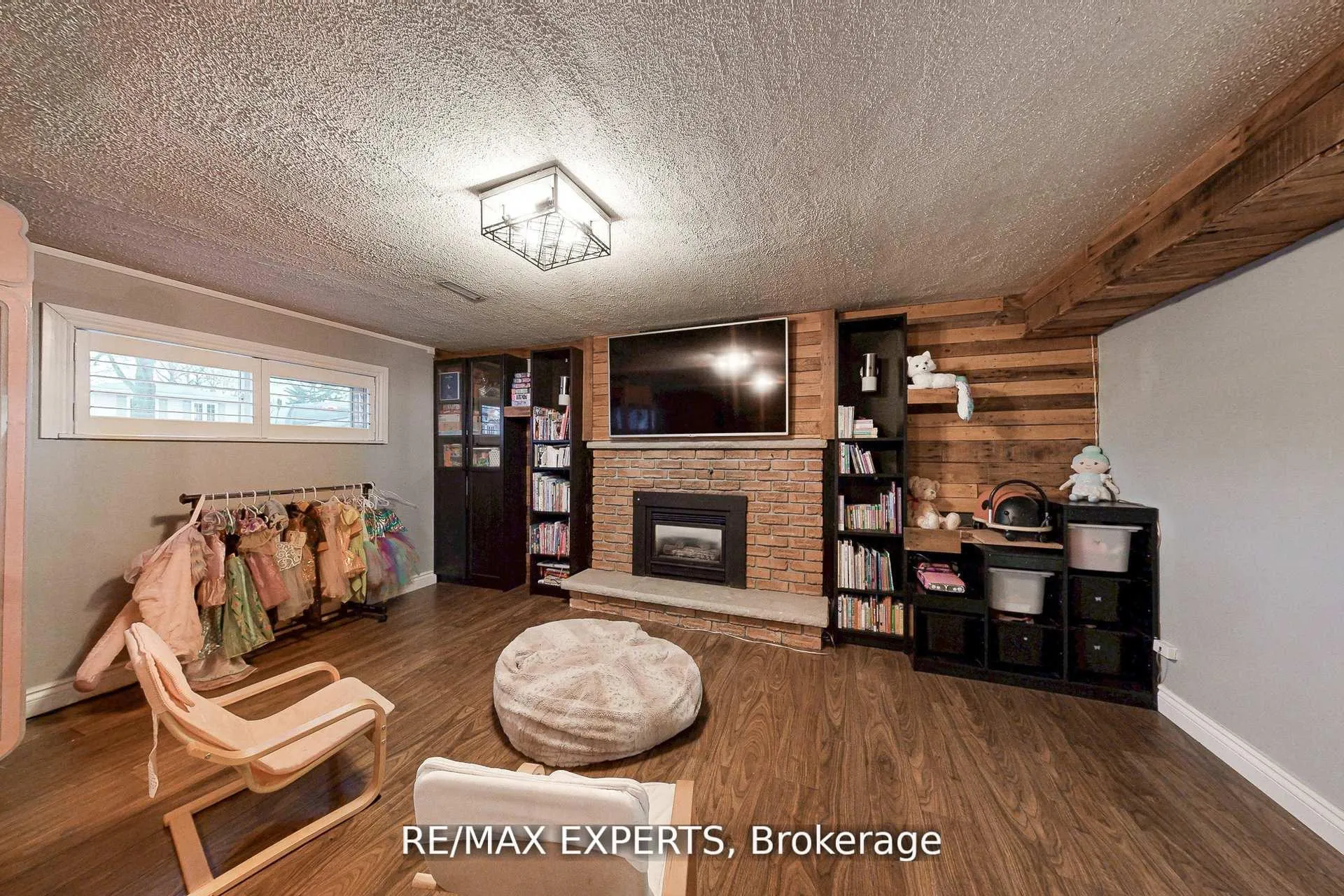Photo 29 of 4323 Forsyth Boulevard, Burlington, Shoreacres — HOMEH