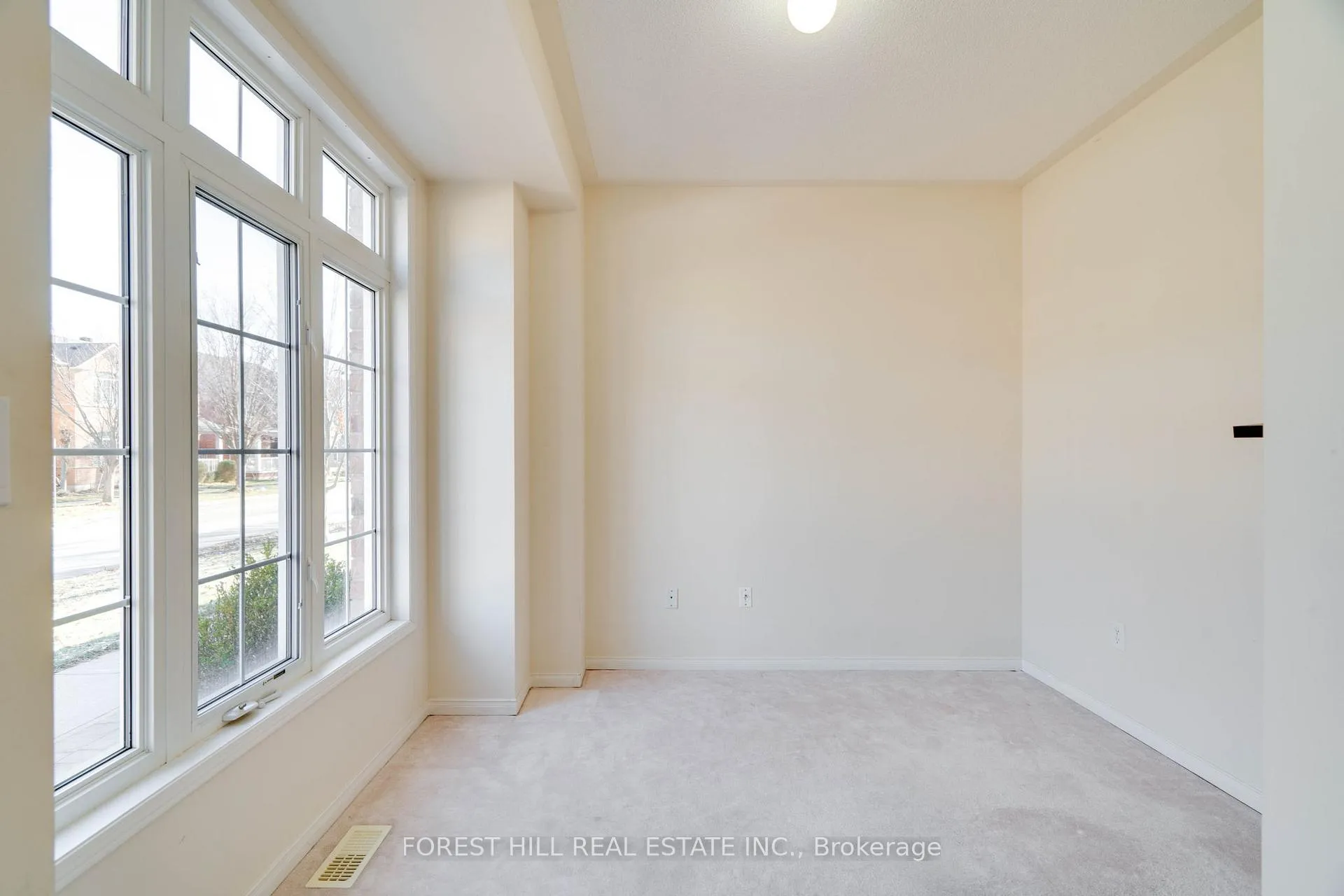 Photo 5 of 804 Cornell Rouge Boulevard, Markham, Cornell — HOMEH