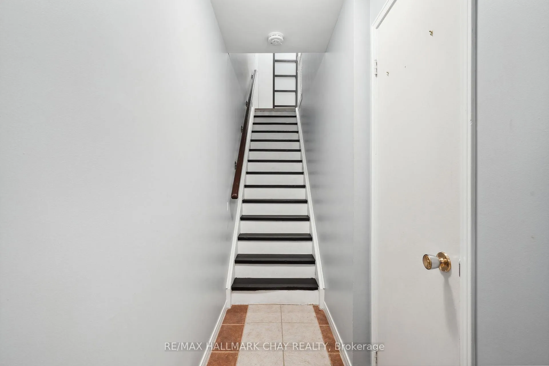 Photo 6 of 17 Meadow Lane, Barrie, Ardagh — HOMEH