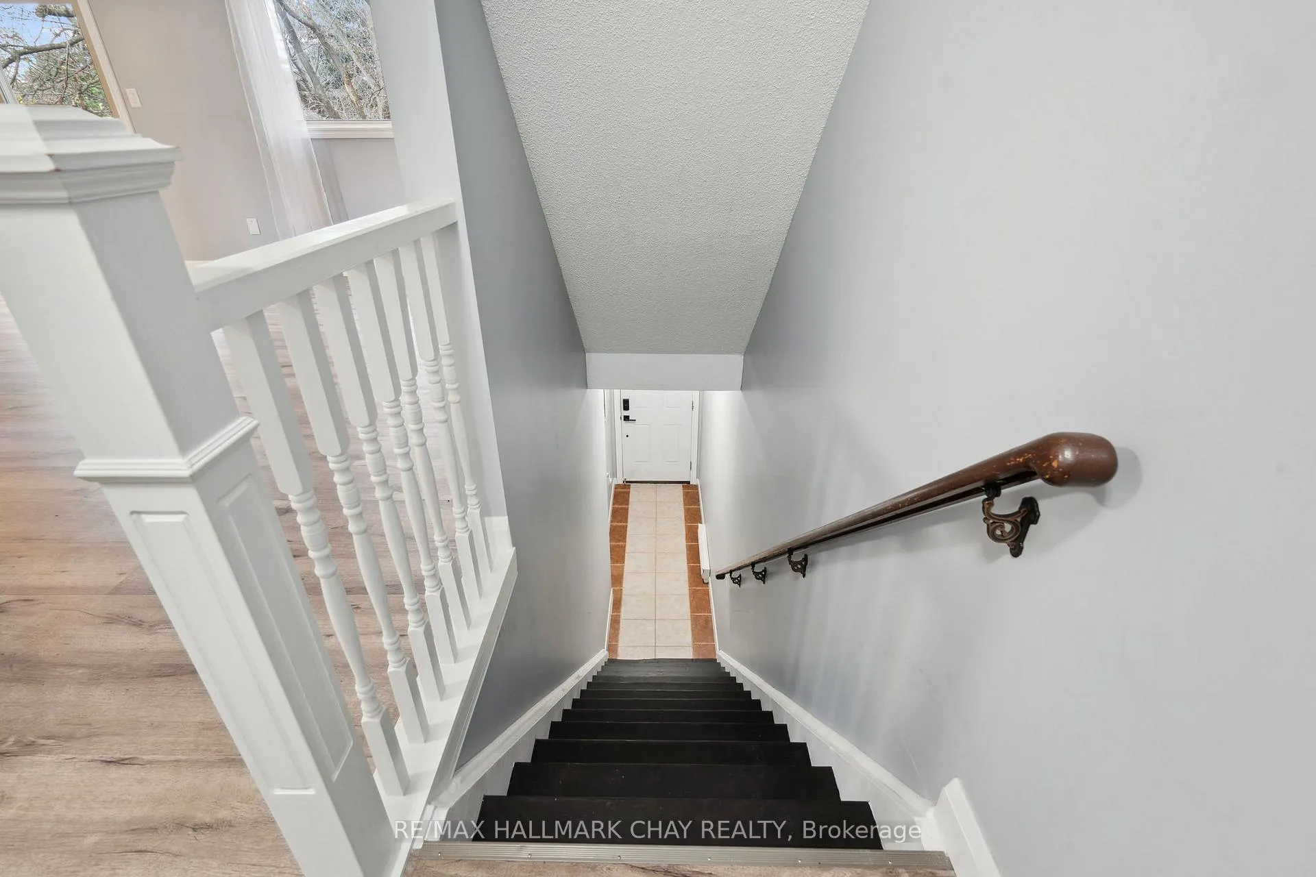 Photo 7 of 17 Meadow Lane, Barrie, Ardagh — HOMEH