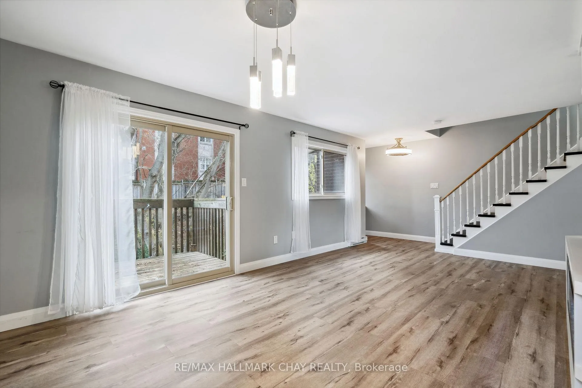 Photo 12 of 17 Meadow Lane, Barrie, Ardagh — HOMEH
