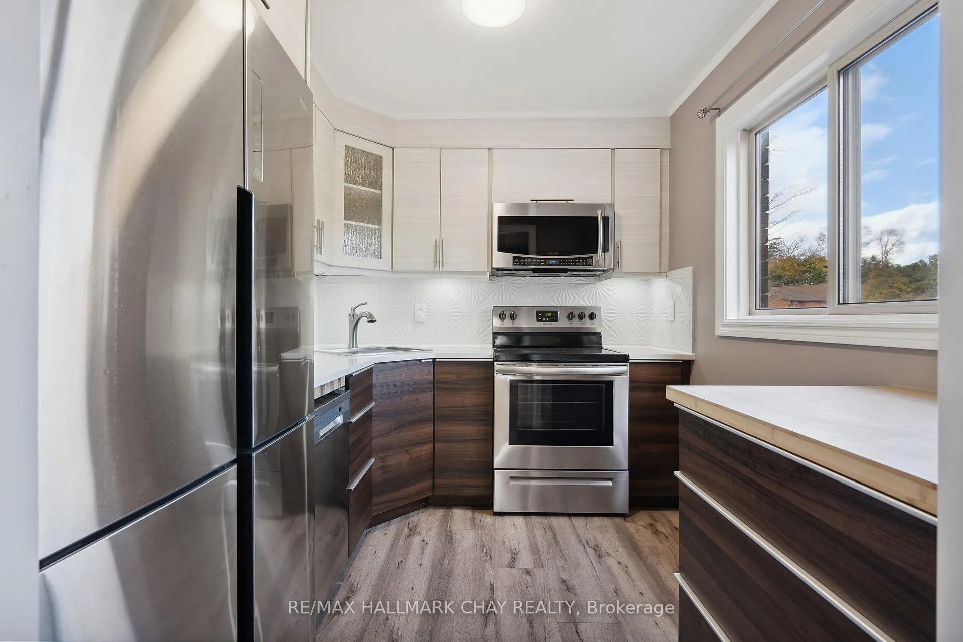 Photo 14 of 17 Meadow Lane, Barrie, Ardagh — HOMEH