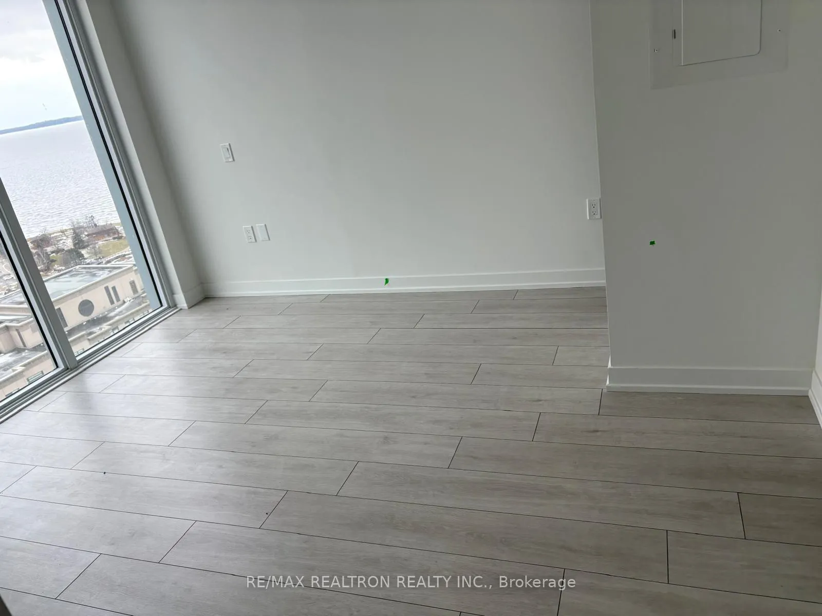 Photo 9 of Unit 2207, 39 Mary Street, Barrie, City Centre — HOMEH