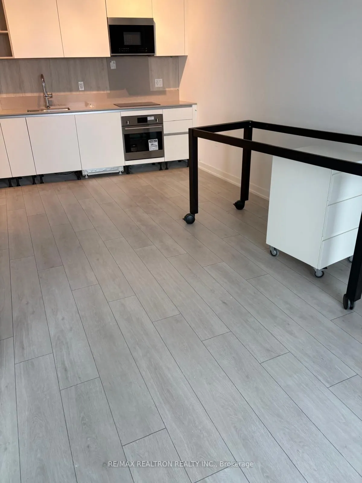 Photo 12 of Unit 2207, 39 Mary Street, Barrie, City Centre — HOMEH