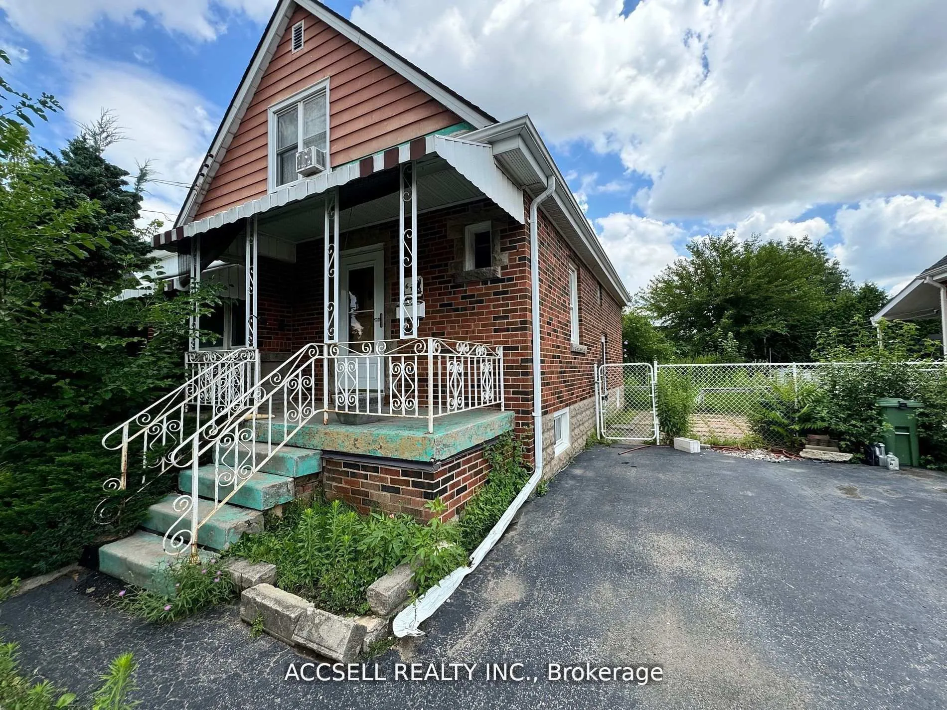 Front of 167 Rosedale Avenue