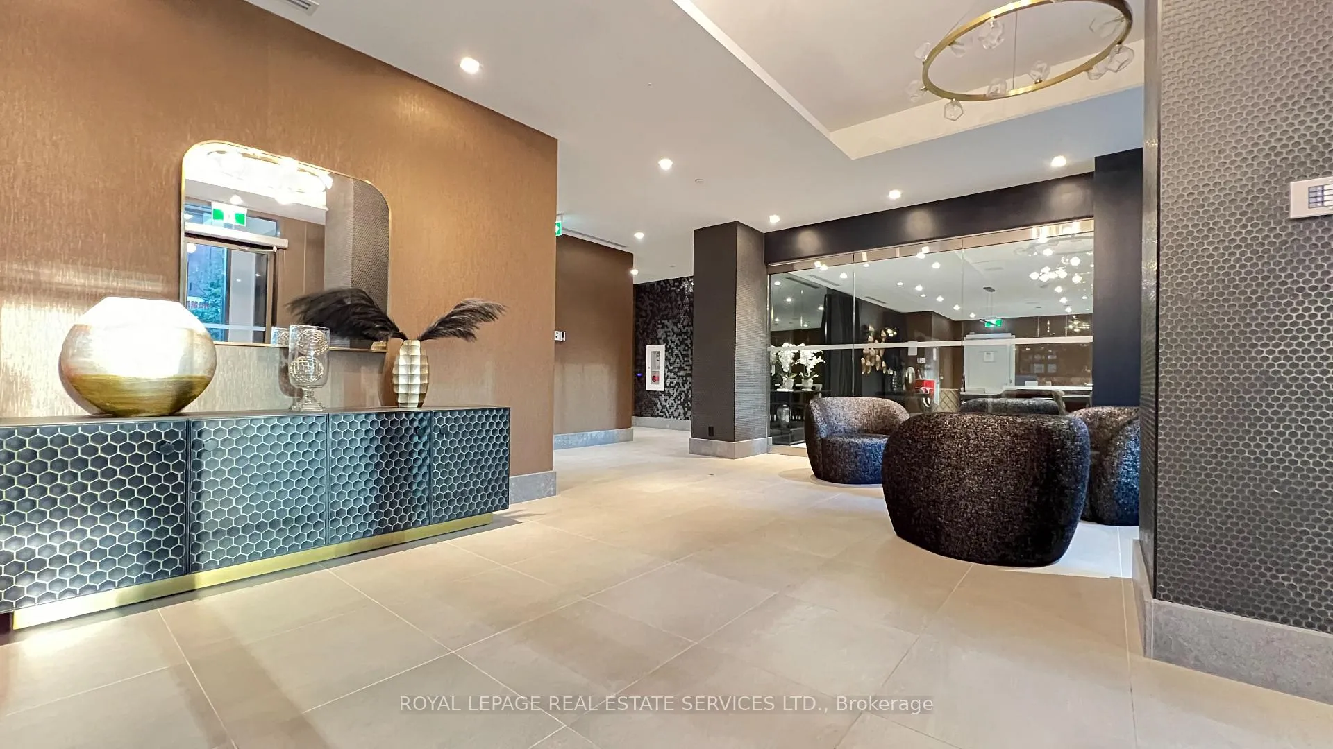 Photo 3 of Unit 806, 8 Widmer Street, Toronto, Waterfront Communities — HOMEH