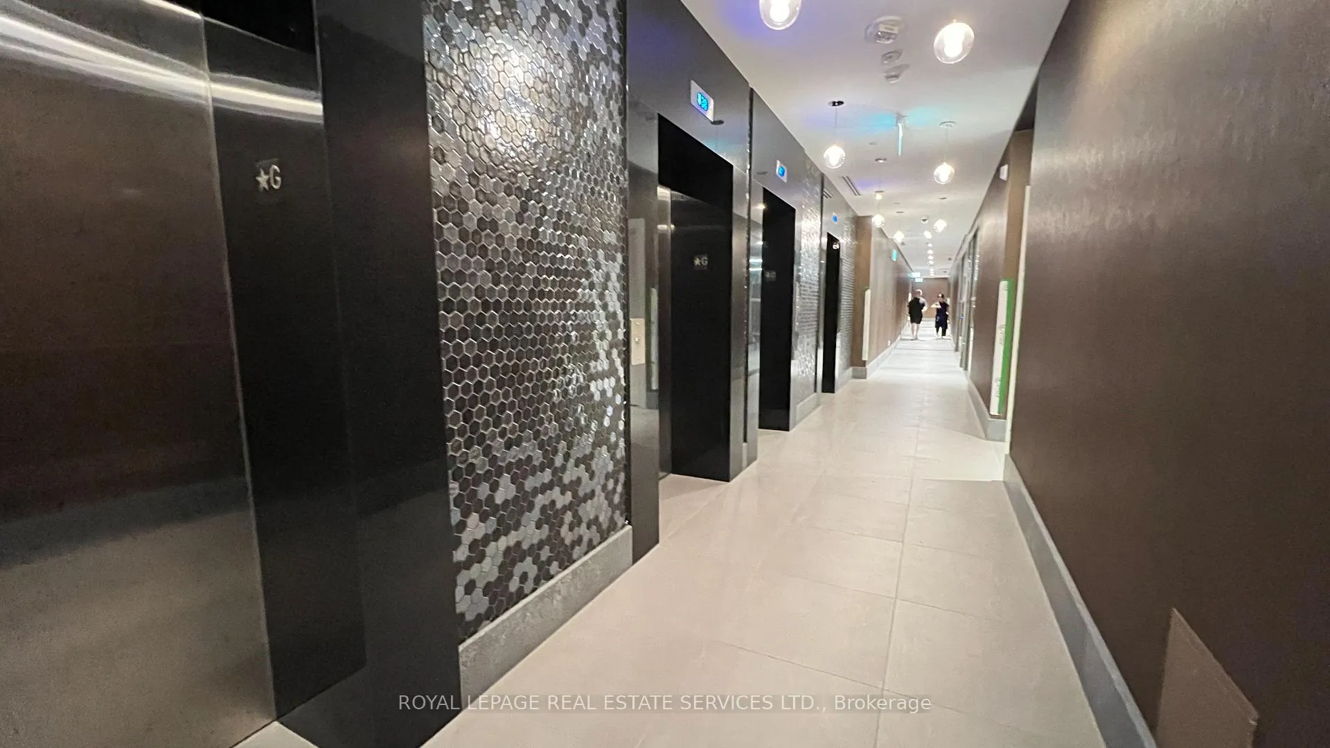 Photo 4 of Unit 806, 8 Widmer Street, Toronto, Waterfront Communities — HOMEH
