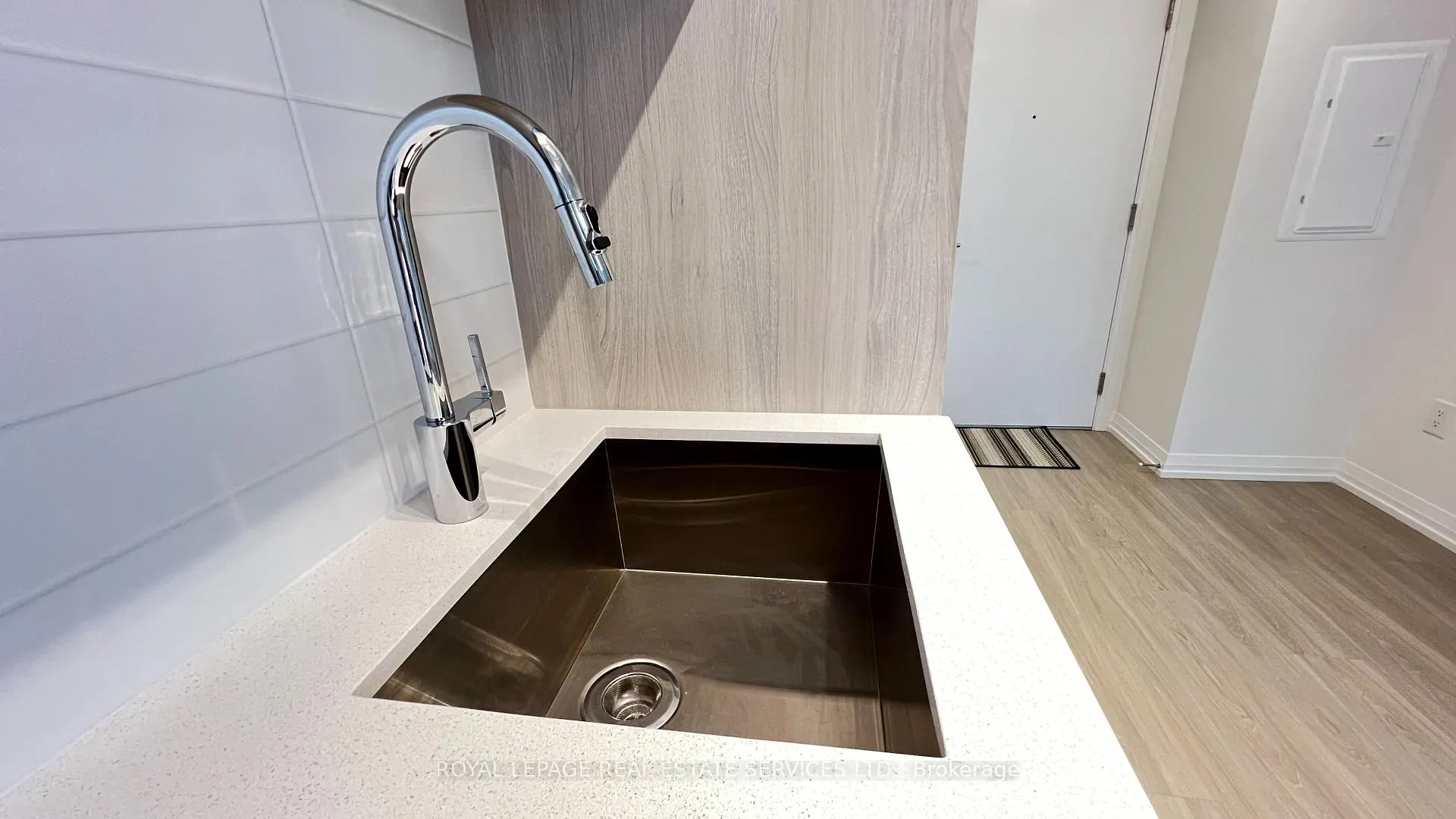 Photo 11 of Unit 806, 8 Widmer Street, Toronto, Waterfront Communities — HOMEH