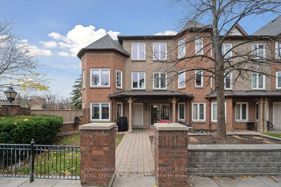 Front of Unit 36, 735 New Westminster Drive