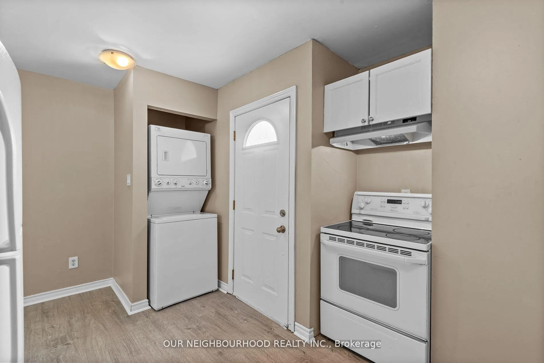 Photo 10 of 14 Lockhart Gate, Clarington, Bowmanville — HOMEH