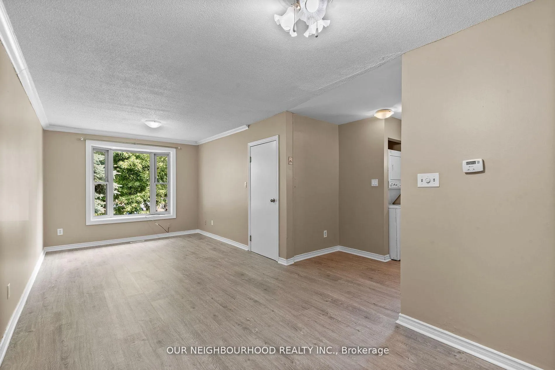 Photo 11 of 14 Lockhart Gate, Clarington, Bowmanville — HOMEH