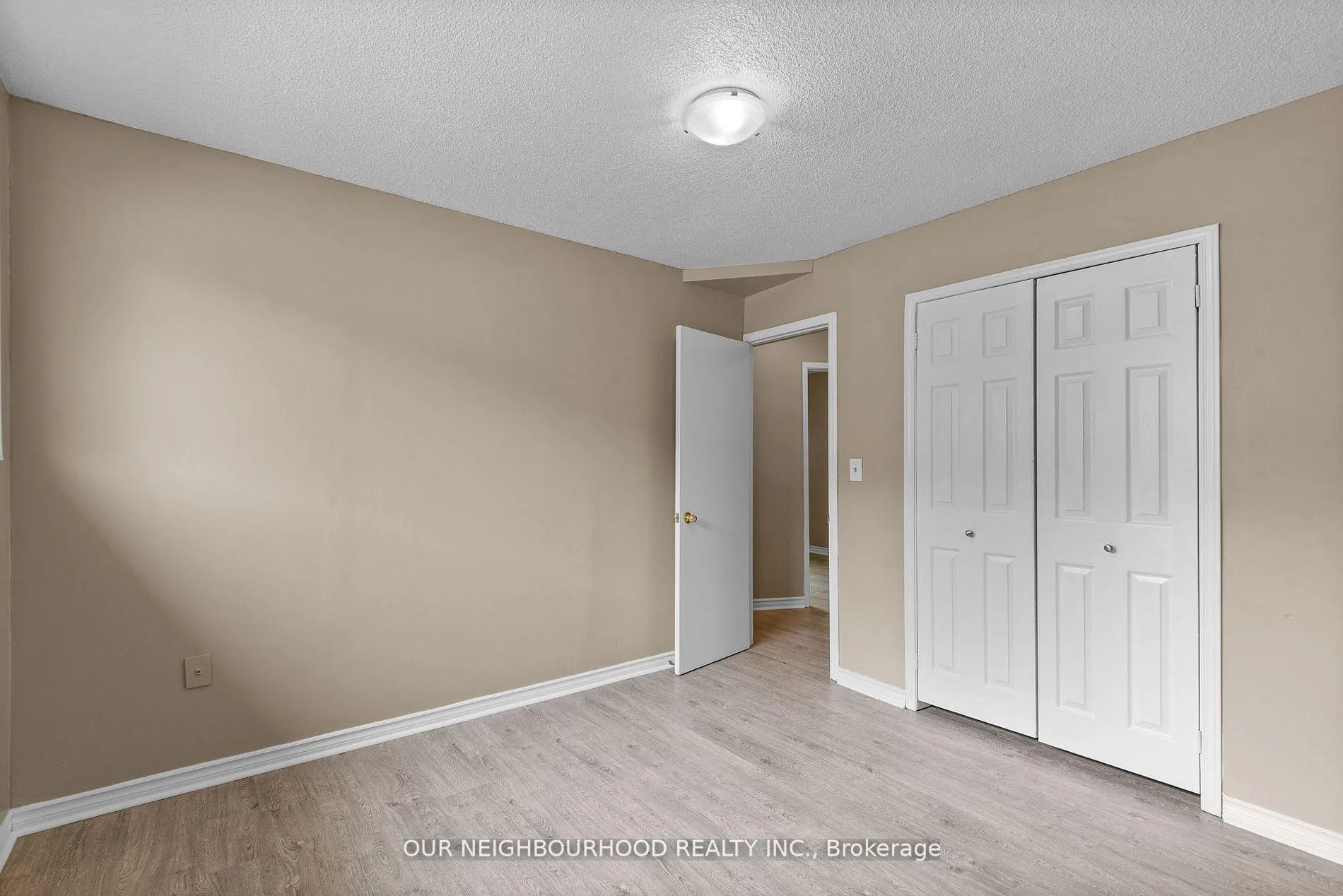 Photo 15 of 14 Lockhart Gate, Clarington, Bowmanville — HOMEH