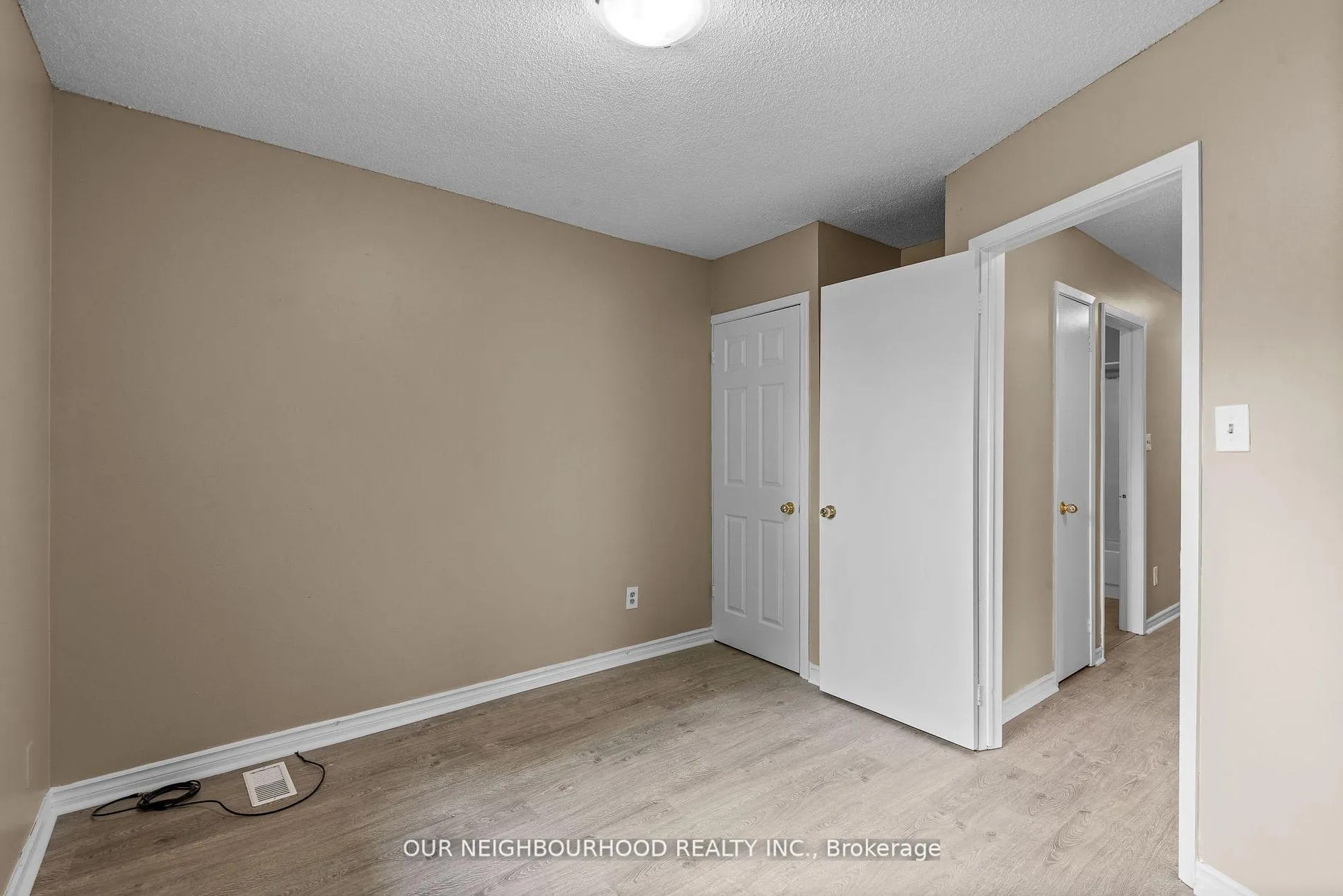Photo 18 of 14 Lockhart Gate, Clarington, Bowmanville — HOMEH
