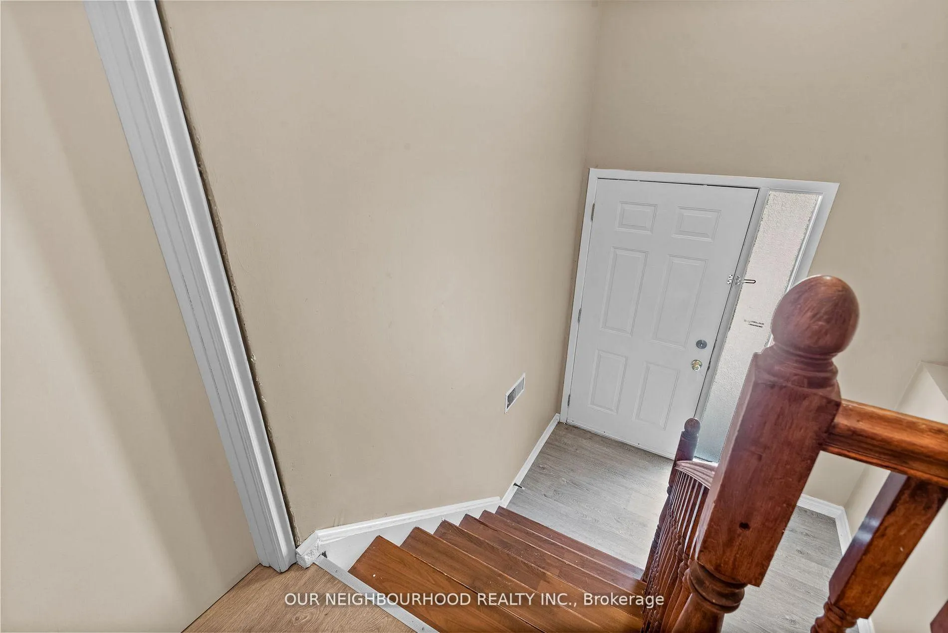 Photo 24 of 14 Lockhart Gate, Clarington, Bowmanville — HOMEH
