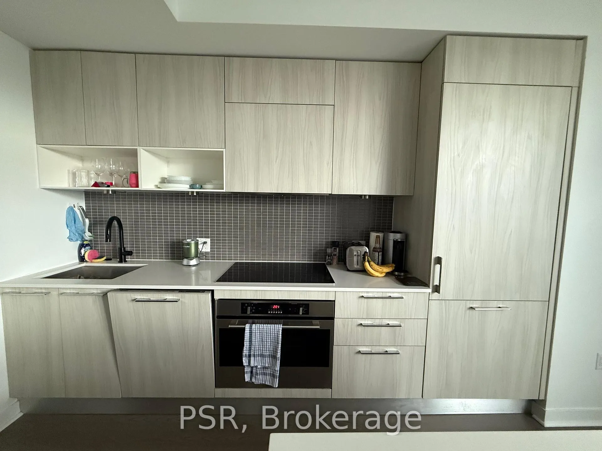 Photo 4 of Unit 710, 501 Adelaide Street W, Toronto, Waterfront Communities — HOMEH
